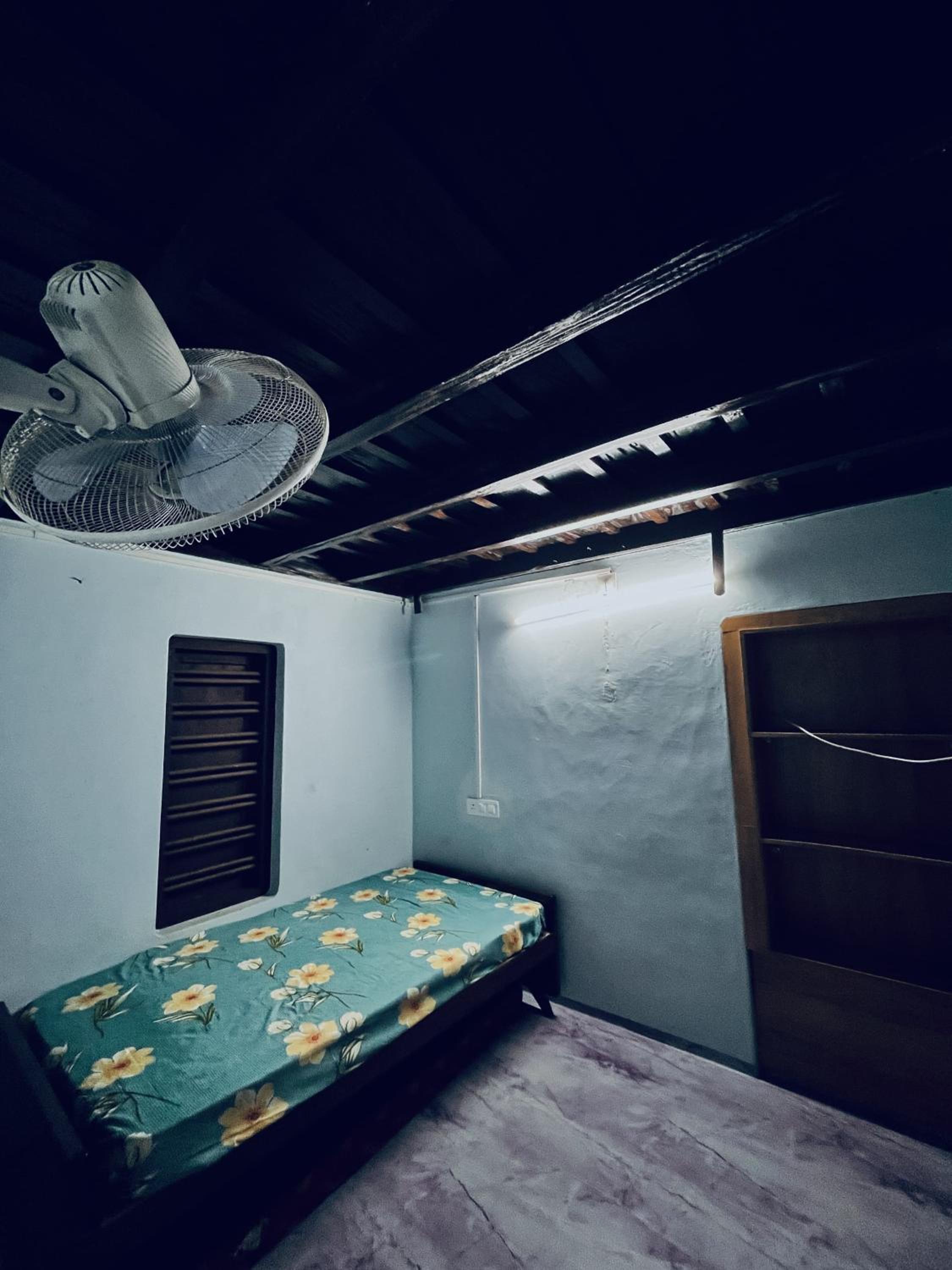 One-Bedroom House photo 1