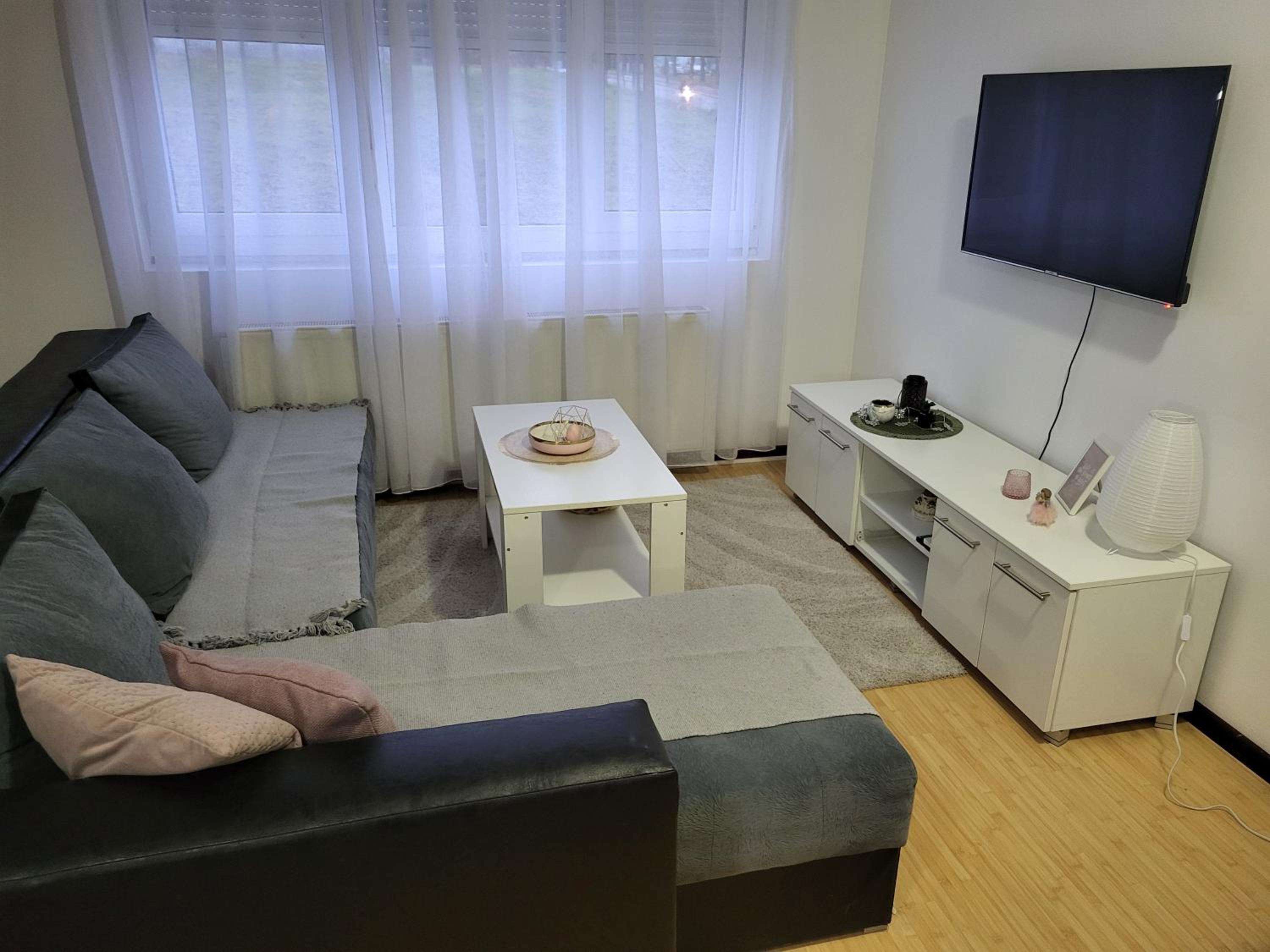One-Bedroom Apartment photo 2