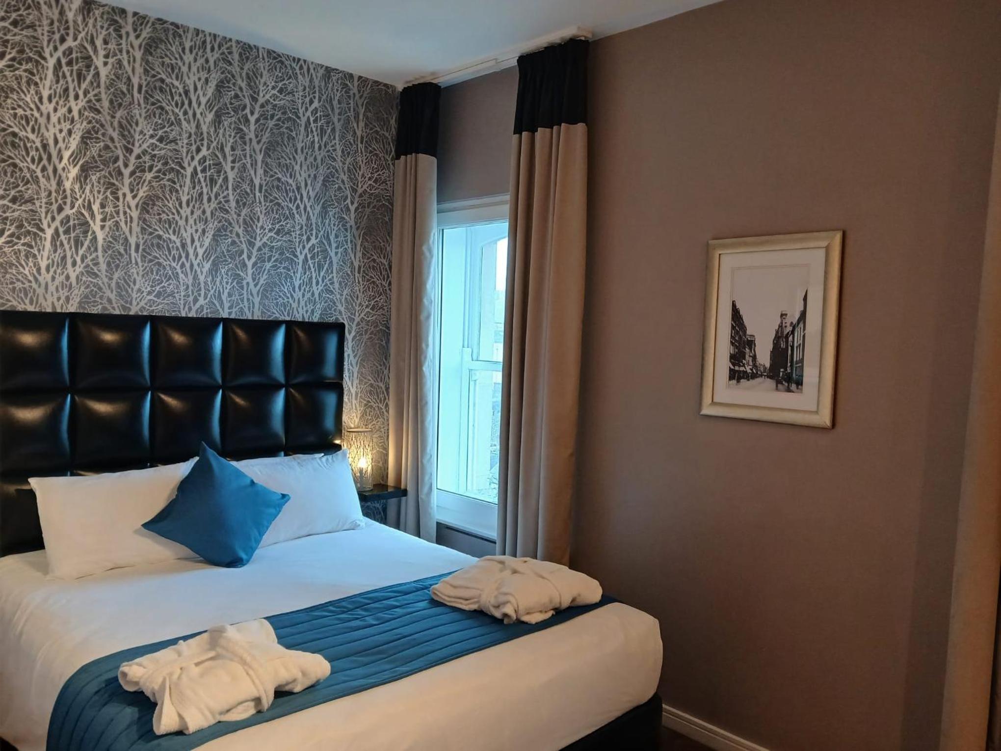 Superior King Room photo 2
