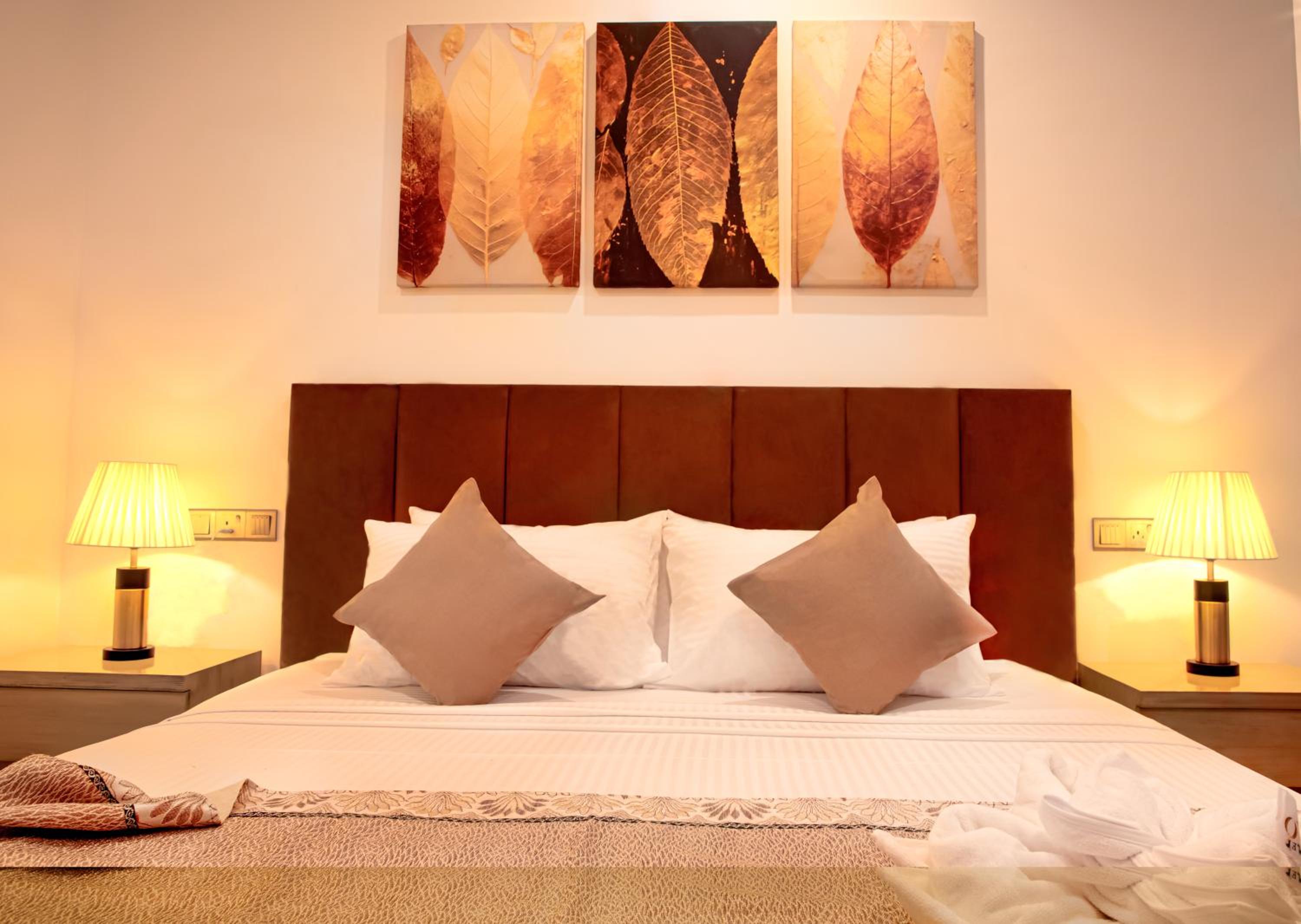 Deluxe King Room photo 1