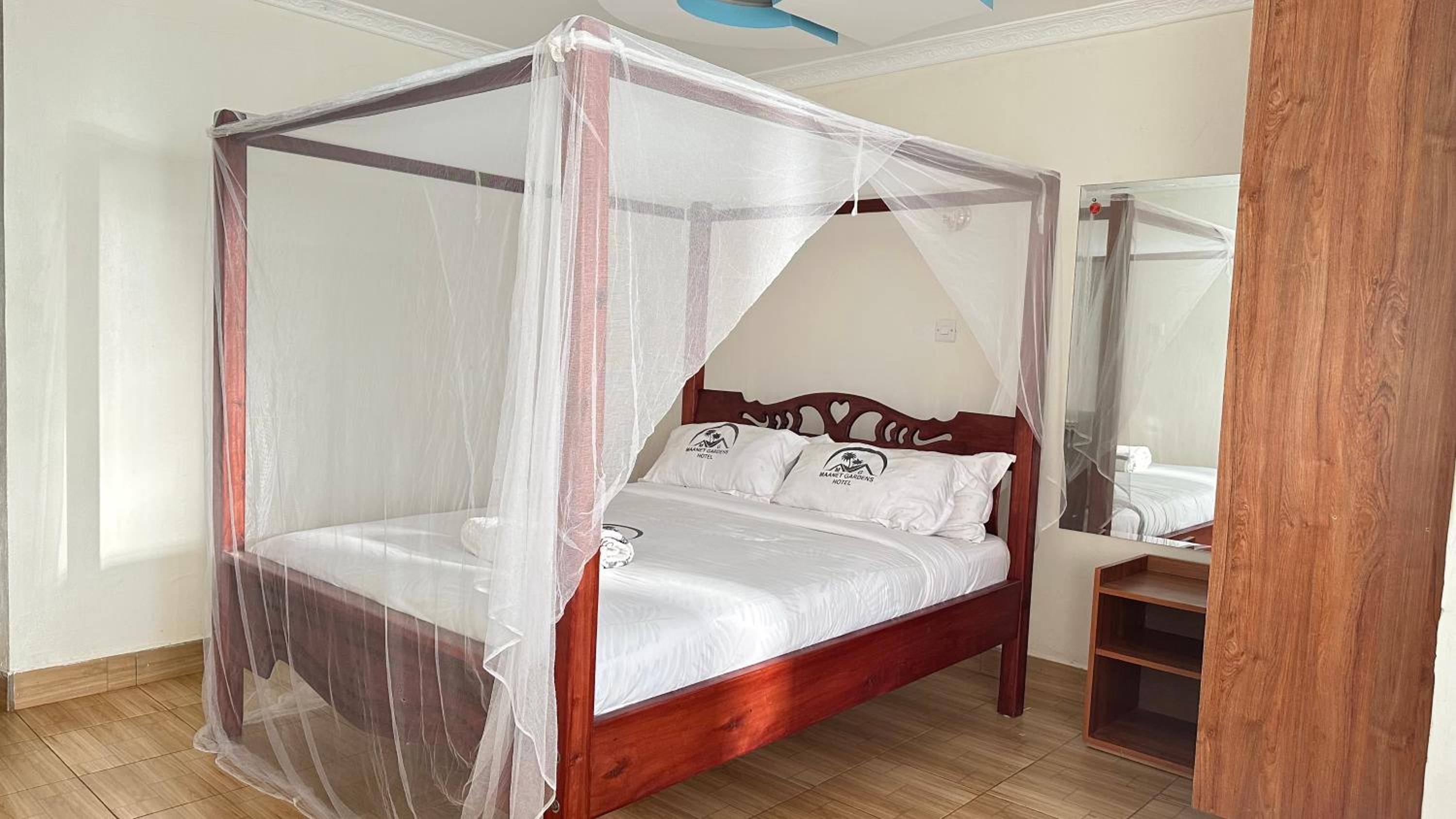 Deluxe King Room photo 1