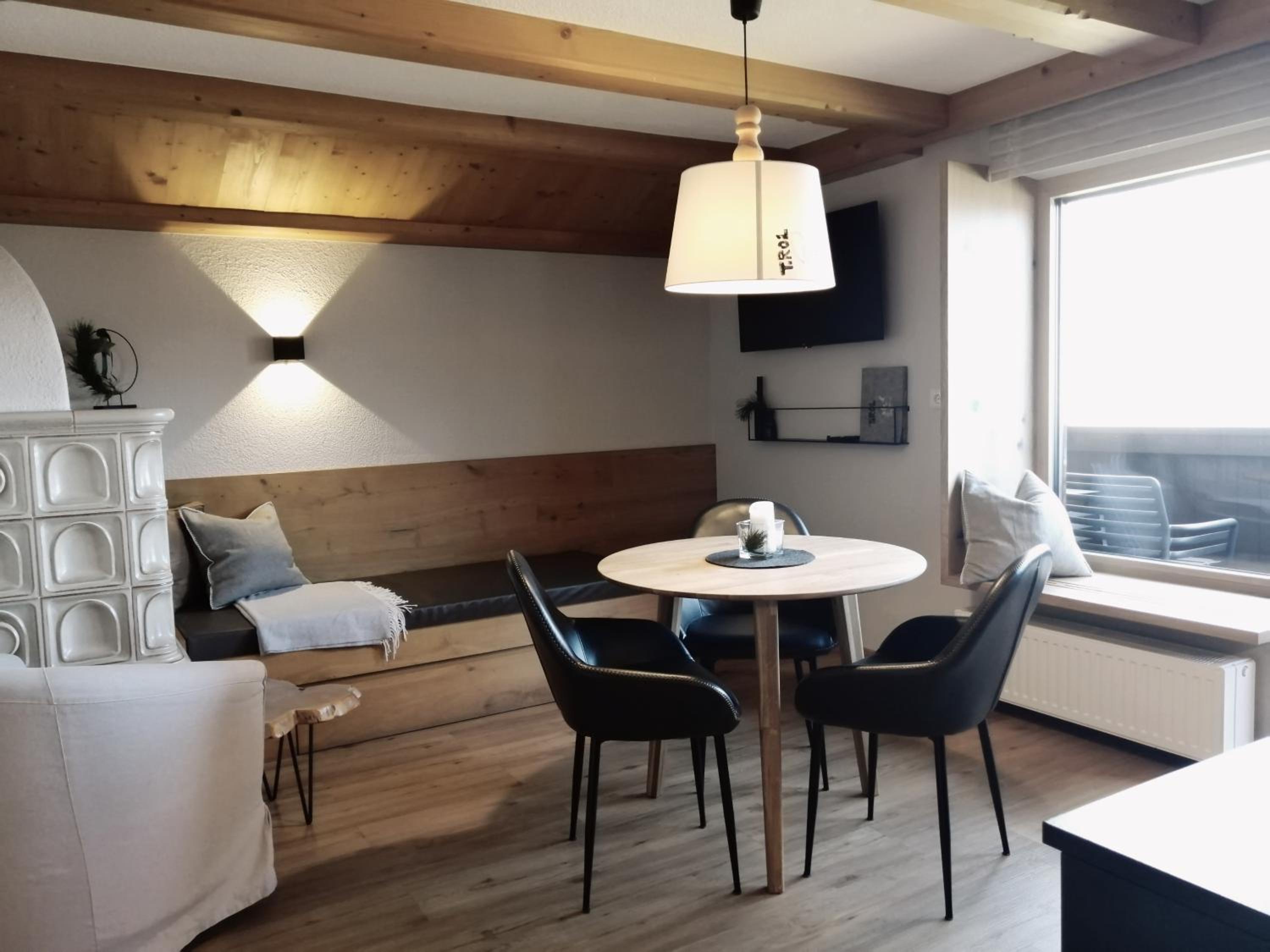 One-Bedroom Apartment with Balcony photo 1