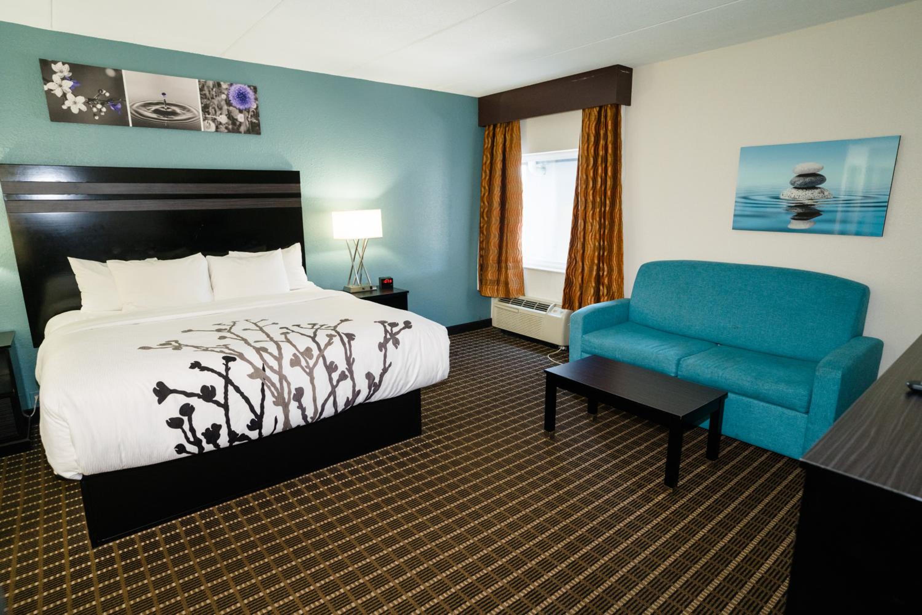 King Suite - Non-Smoking - Photo 31