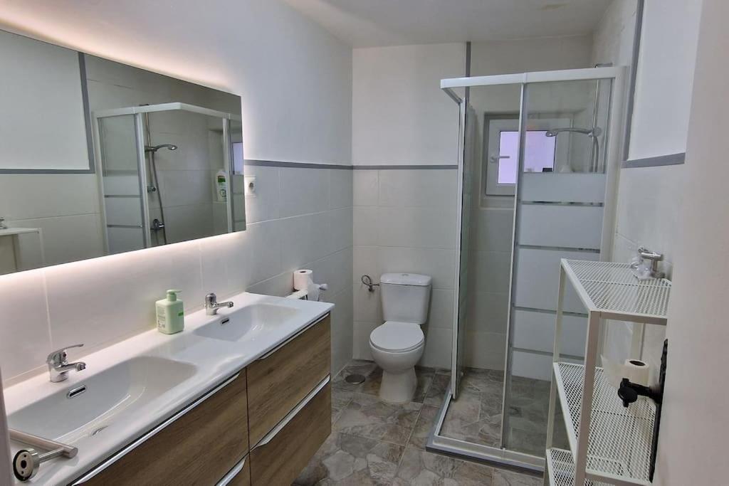 Three-Bedroom House photo 2
