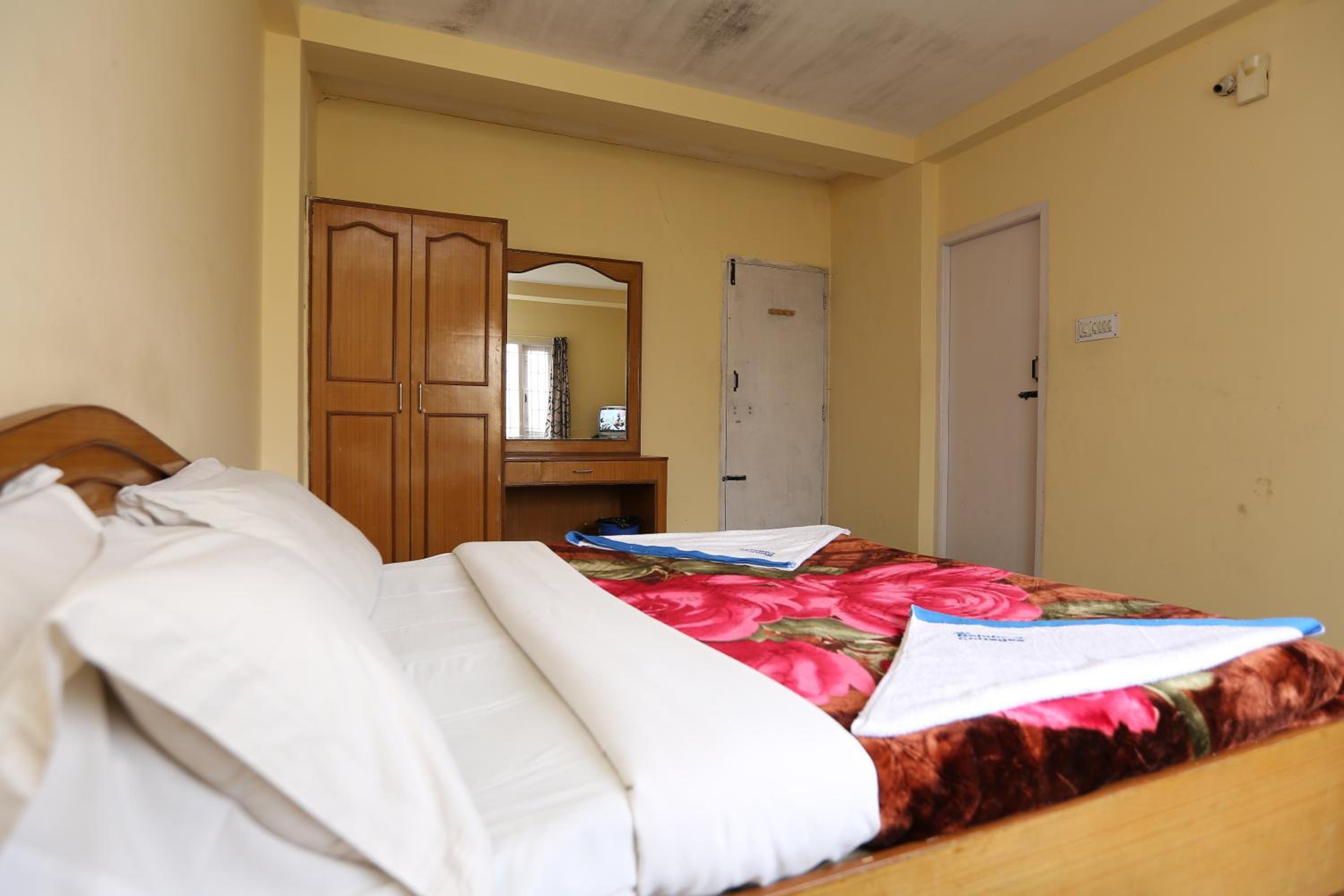 Deluxe Double Room - Photo 11