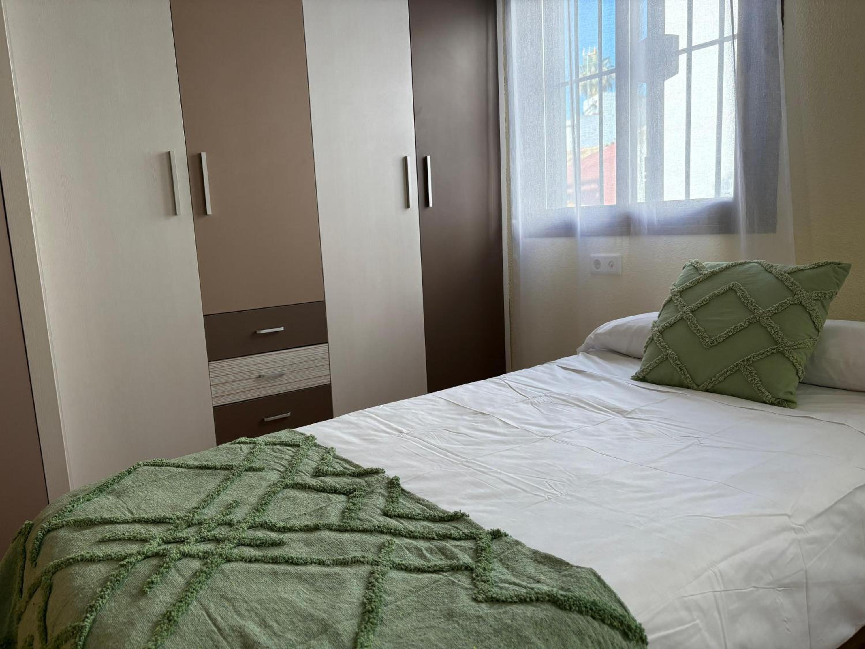 Apartamento de Dos Habitaciones con Terraza