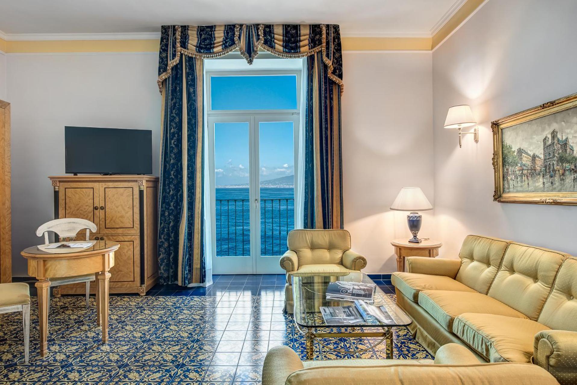 Junior Suite with Sea View - Photo 1