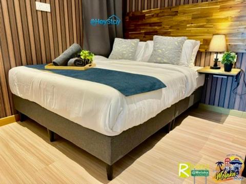 Two-Bedroom Apartment with Balcony and Terrace photo 2