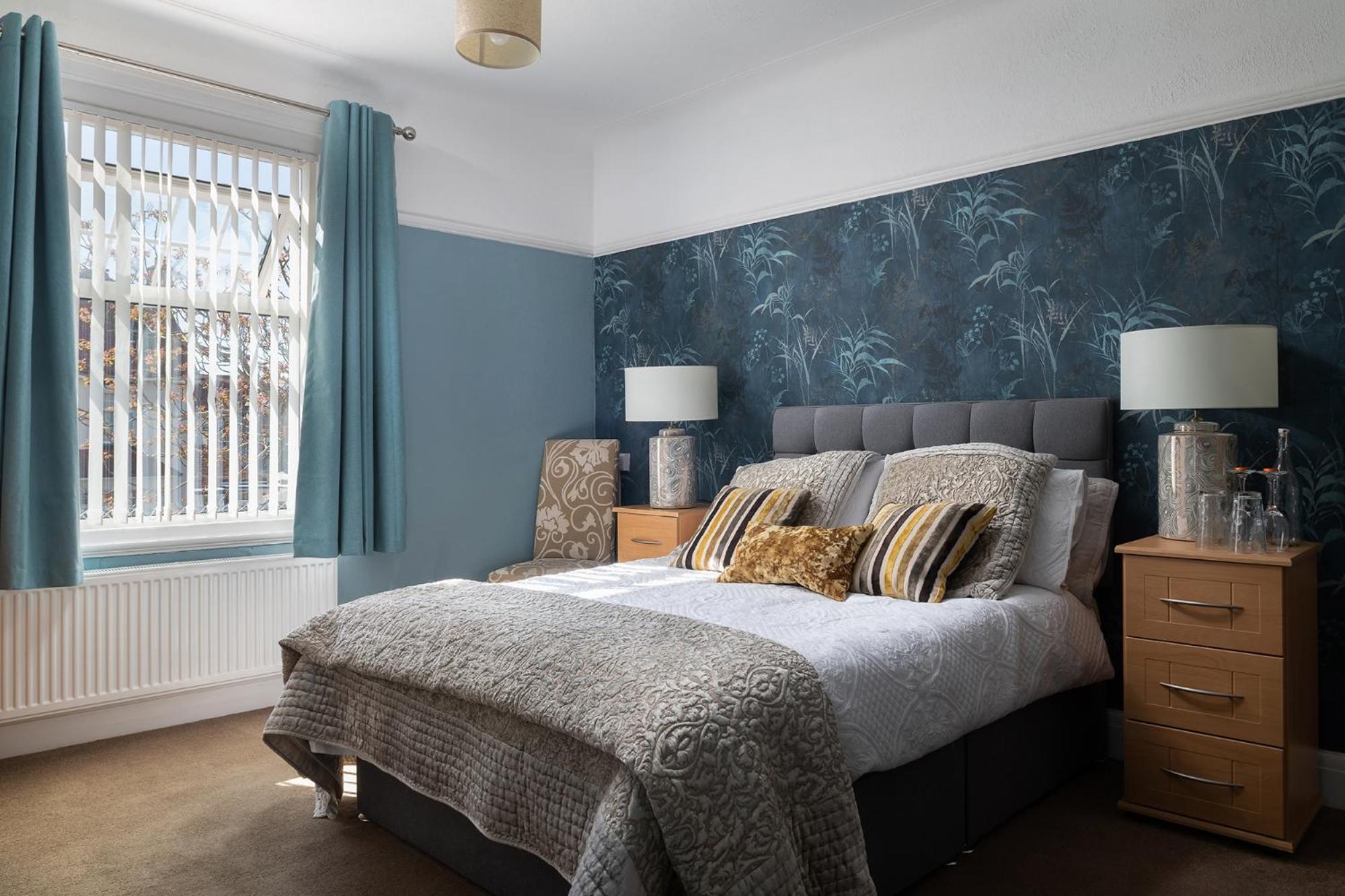 Double room-Suite-Ensuite with Shower photo 2