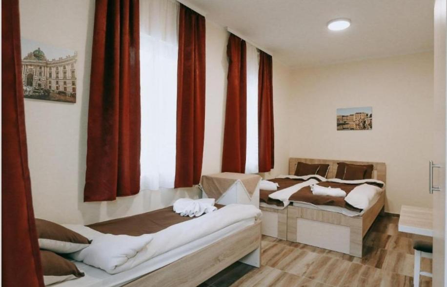 Comfort Triple Room With Shower photo 2