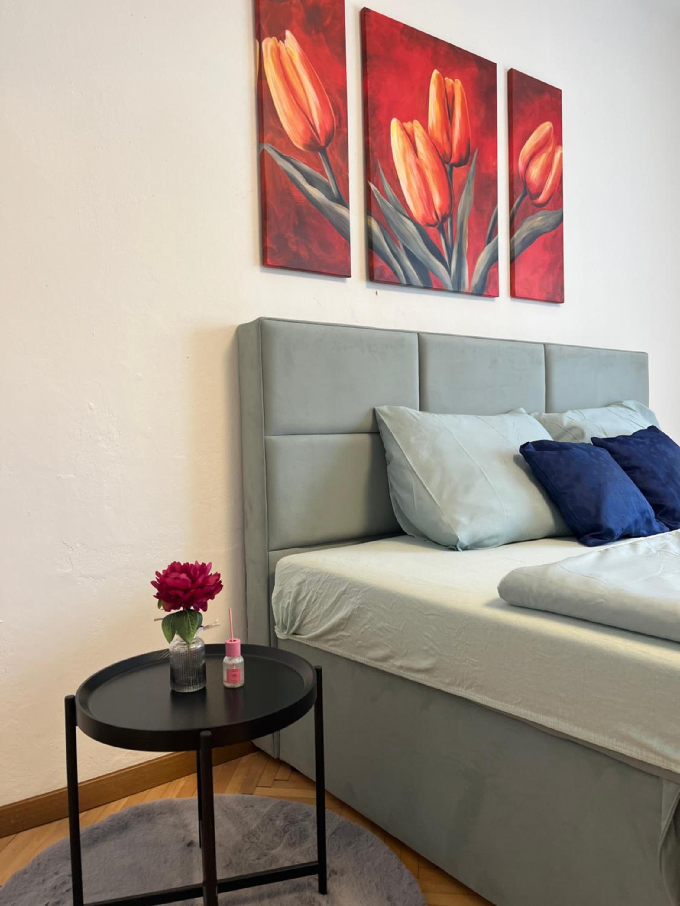 One-Bedroom Apartment photo 3