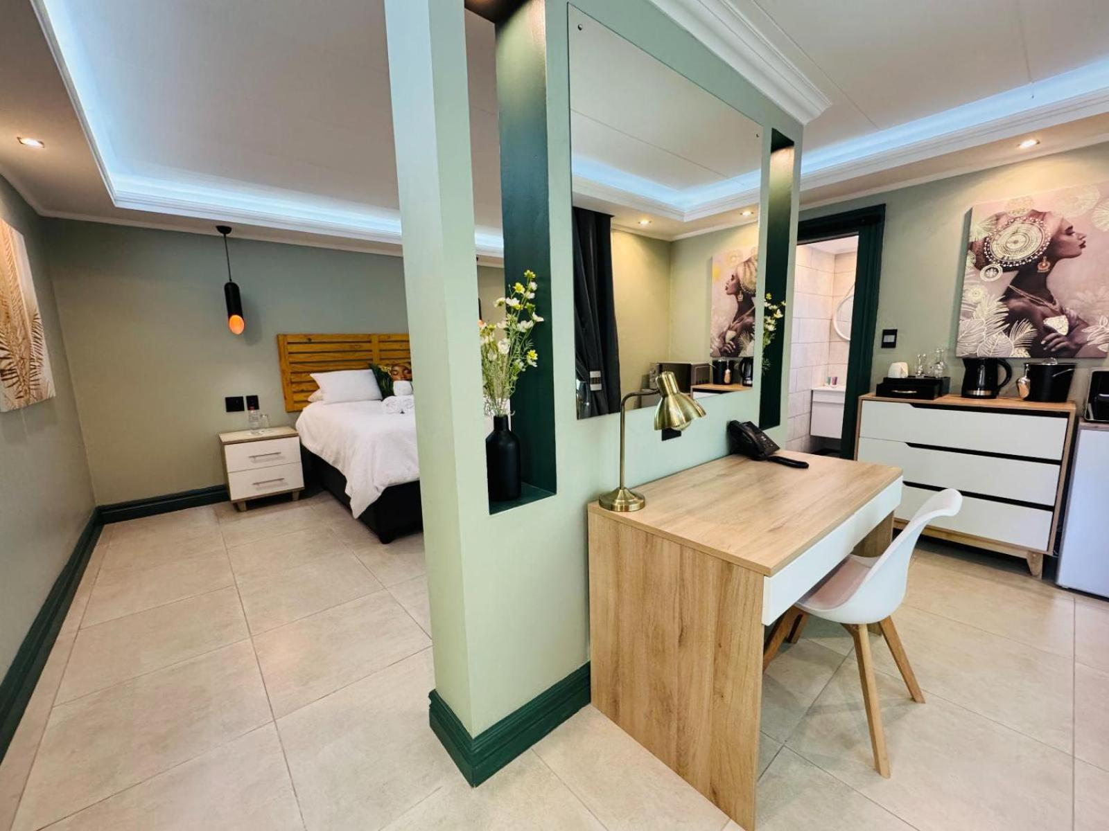 Deluxe Queen Room - Photo 4