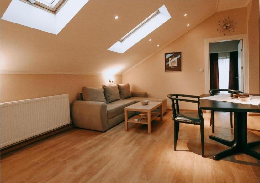 One-Bedroom Apartment - Non-Smoking photo 3