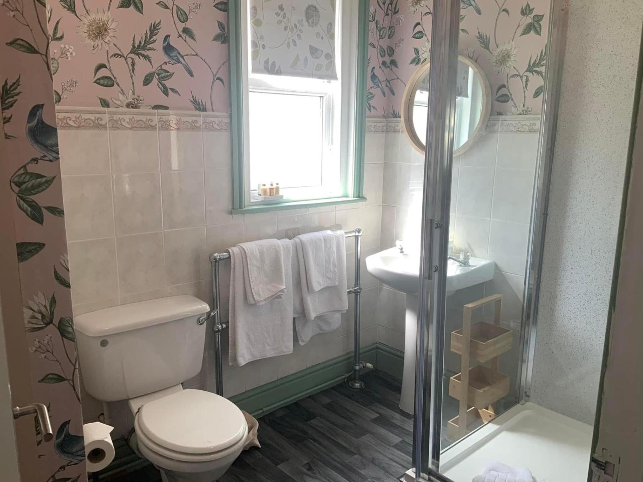 Twin Room with Shower photo 2
