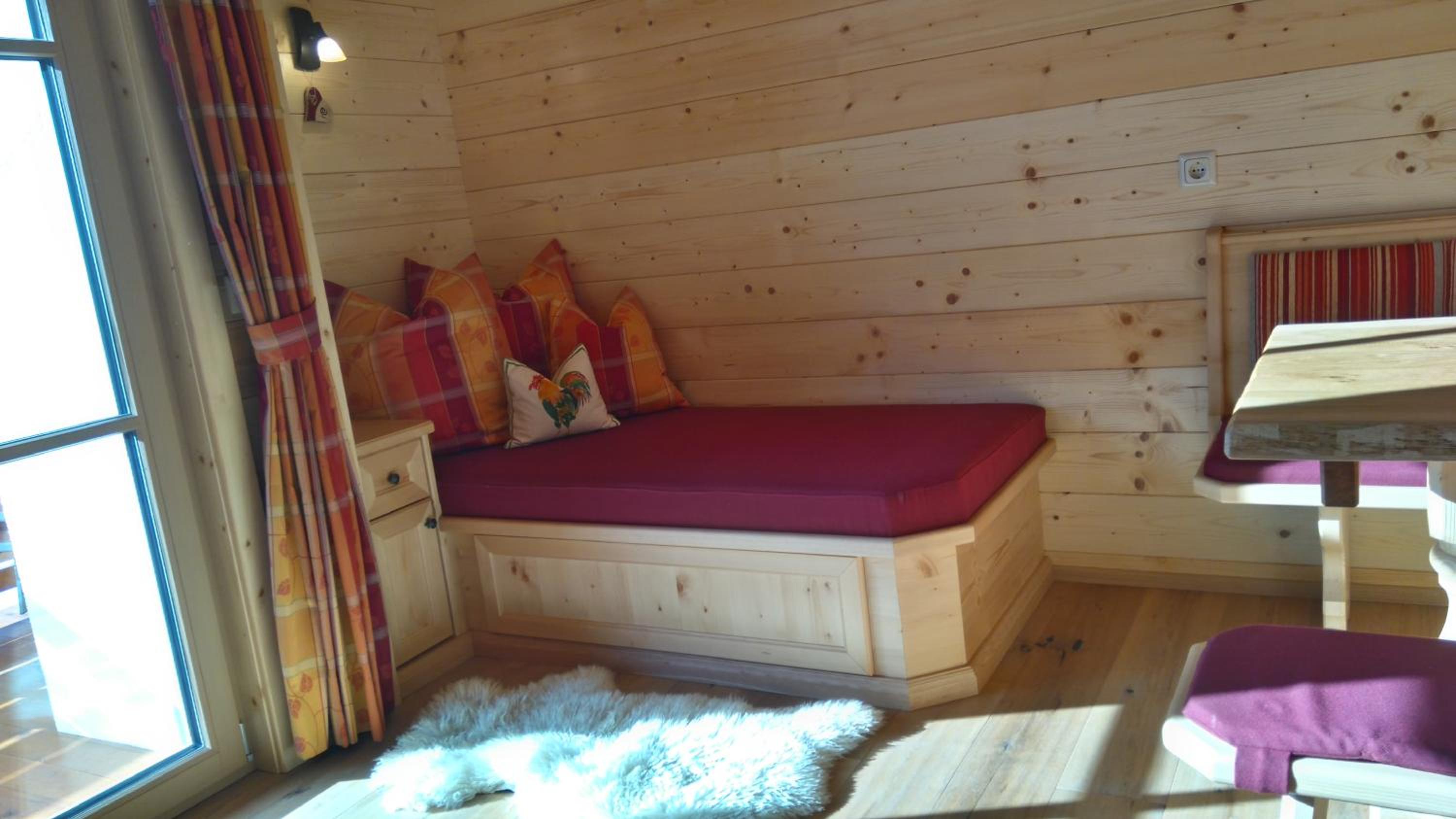 One-Bedroom Apartment with Mountain View photo 2