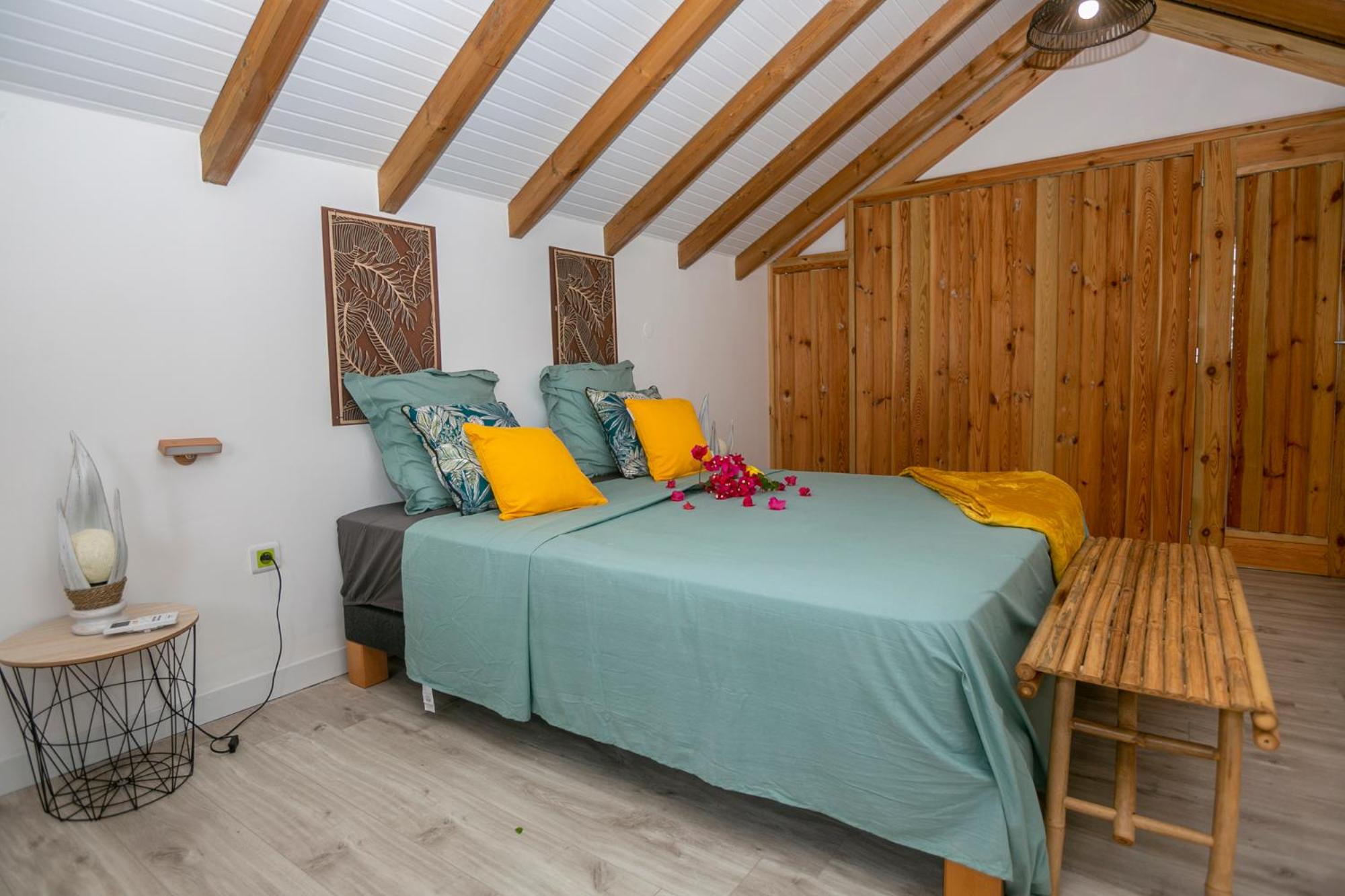 Three-Bedroom House photo 2