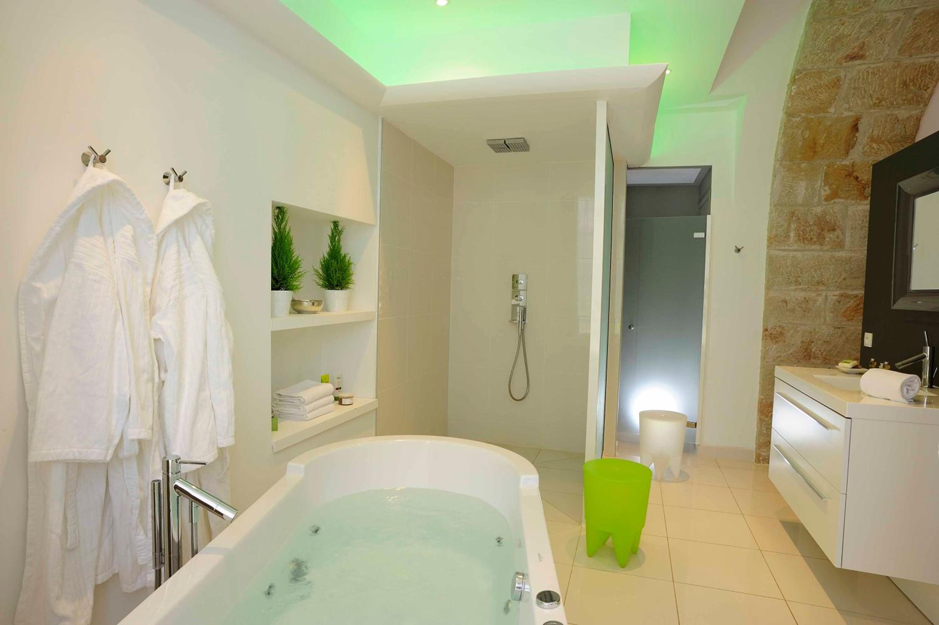 Pauline Suite - Photo 8