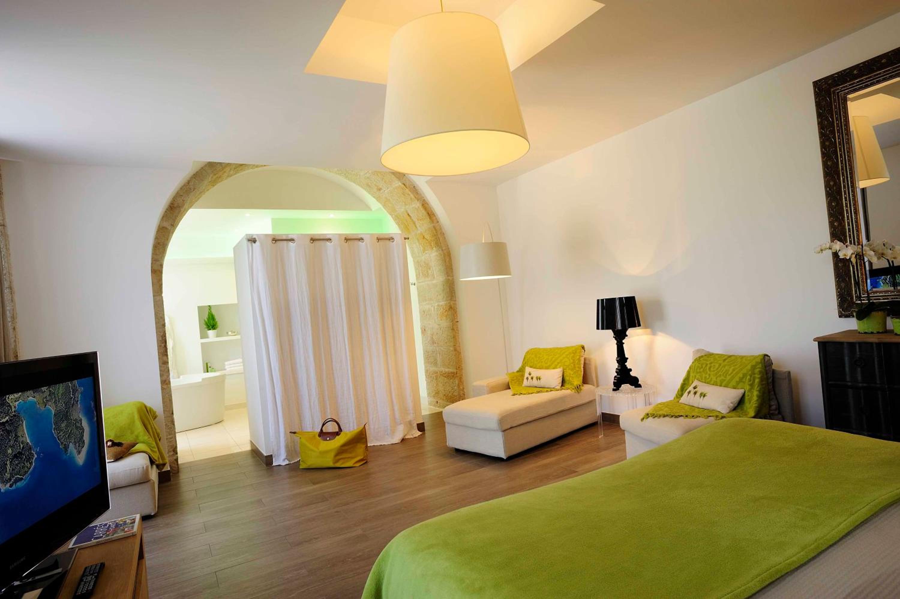 Pauline Suite - Photo 9