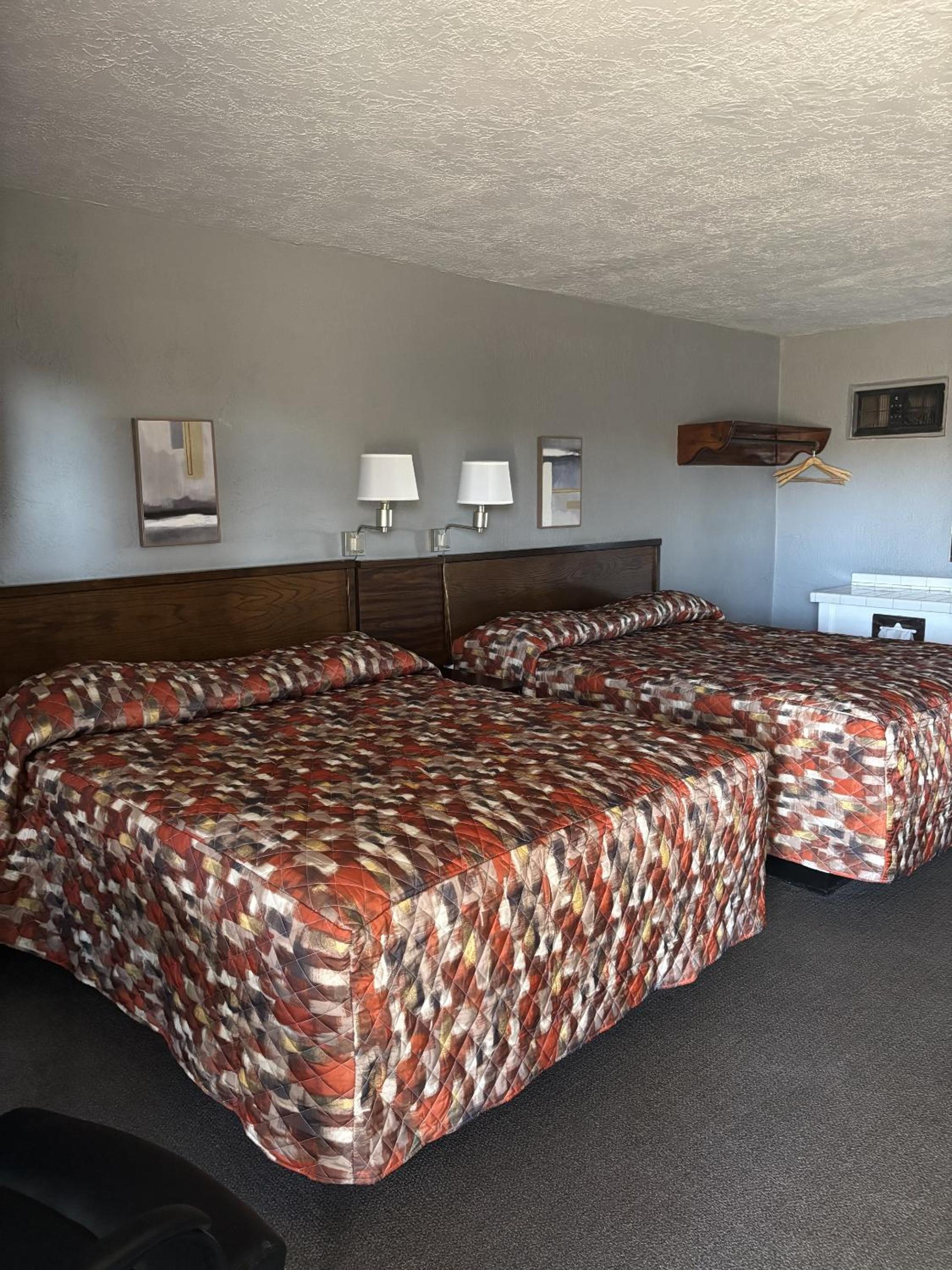 Quadruple Room with Bath photo 1