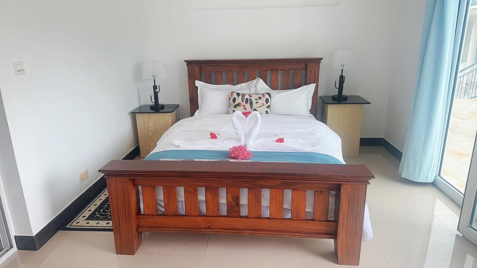 Queen Room with Pool View photo 3