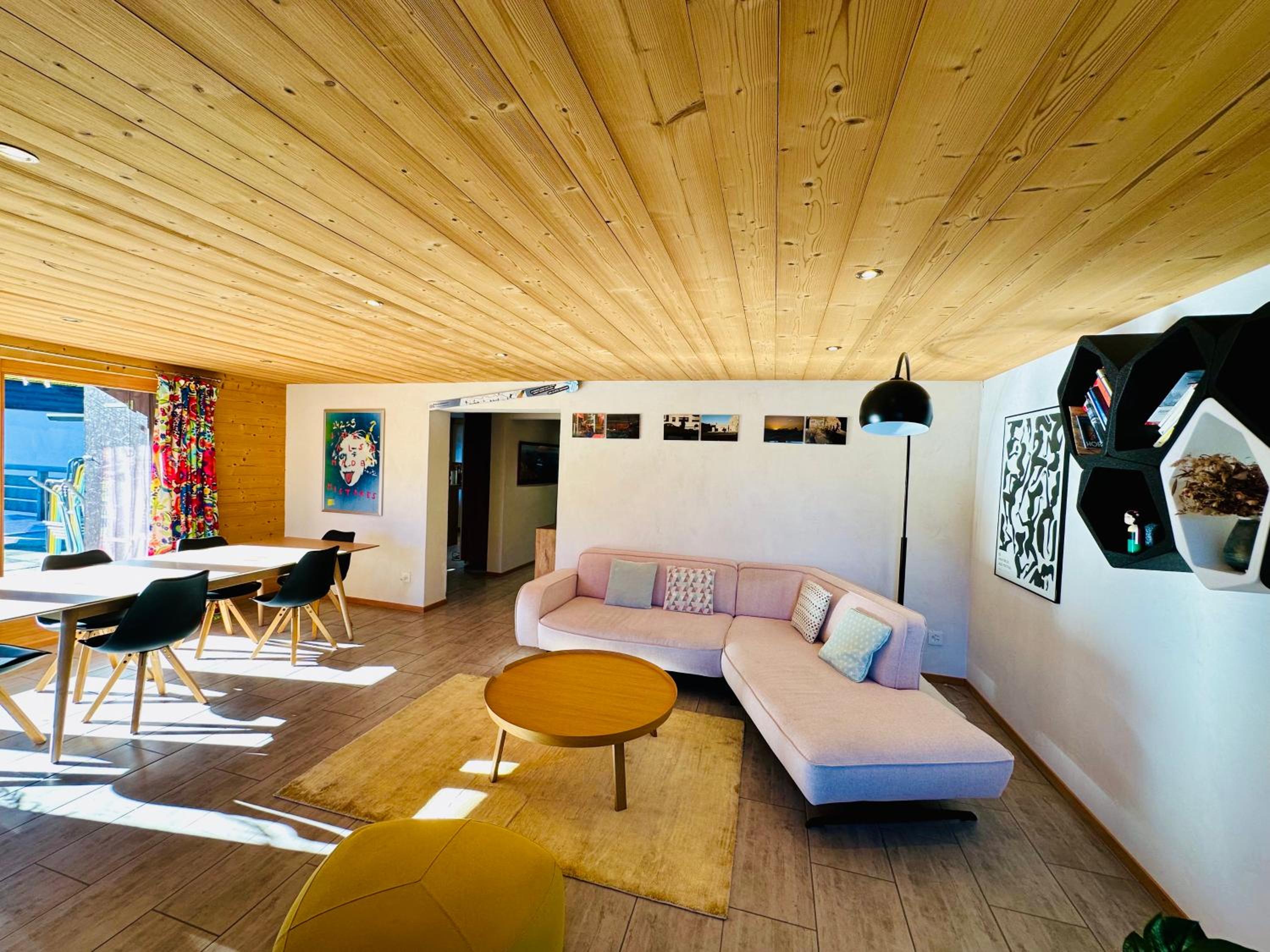 Two-Bedroom Apartment with Balcony and Terrace photo 2