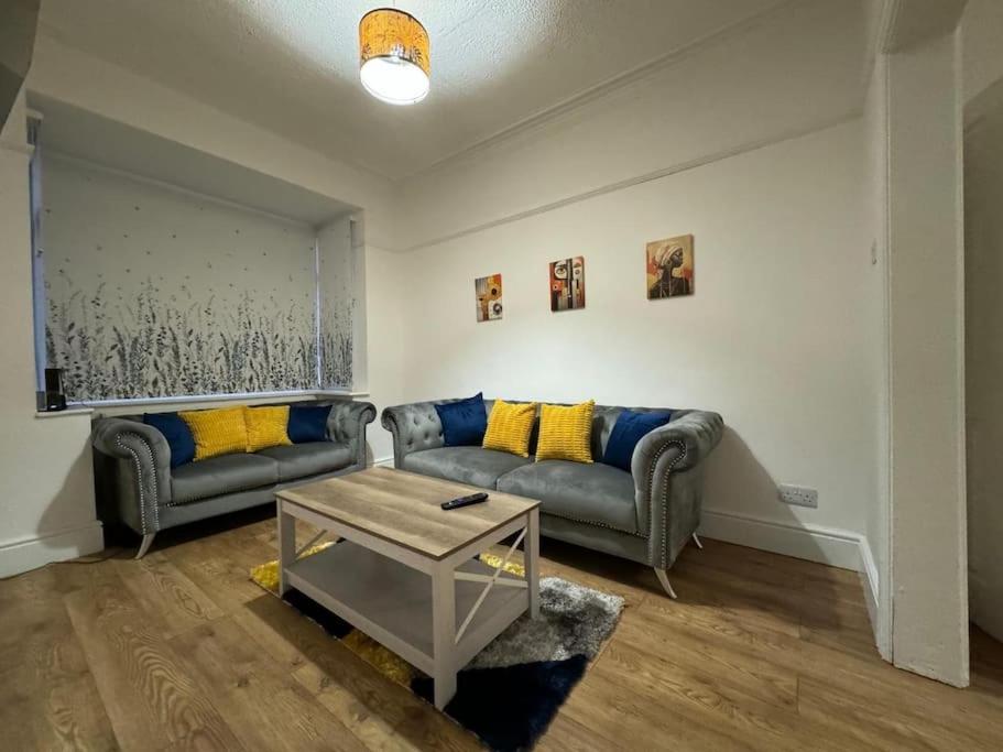 Three-Bedroom Apartment photo 1