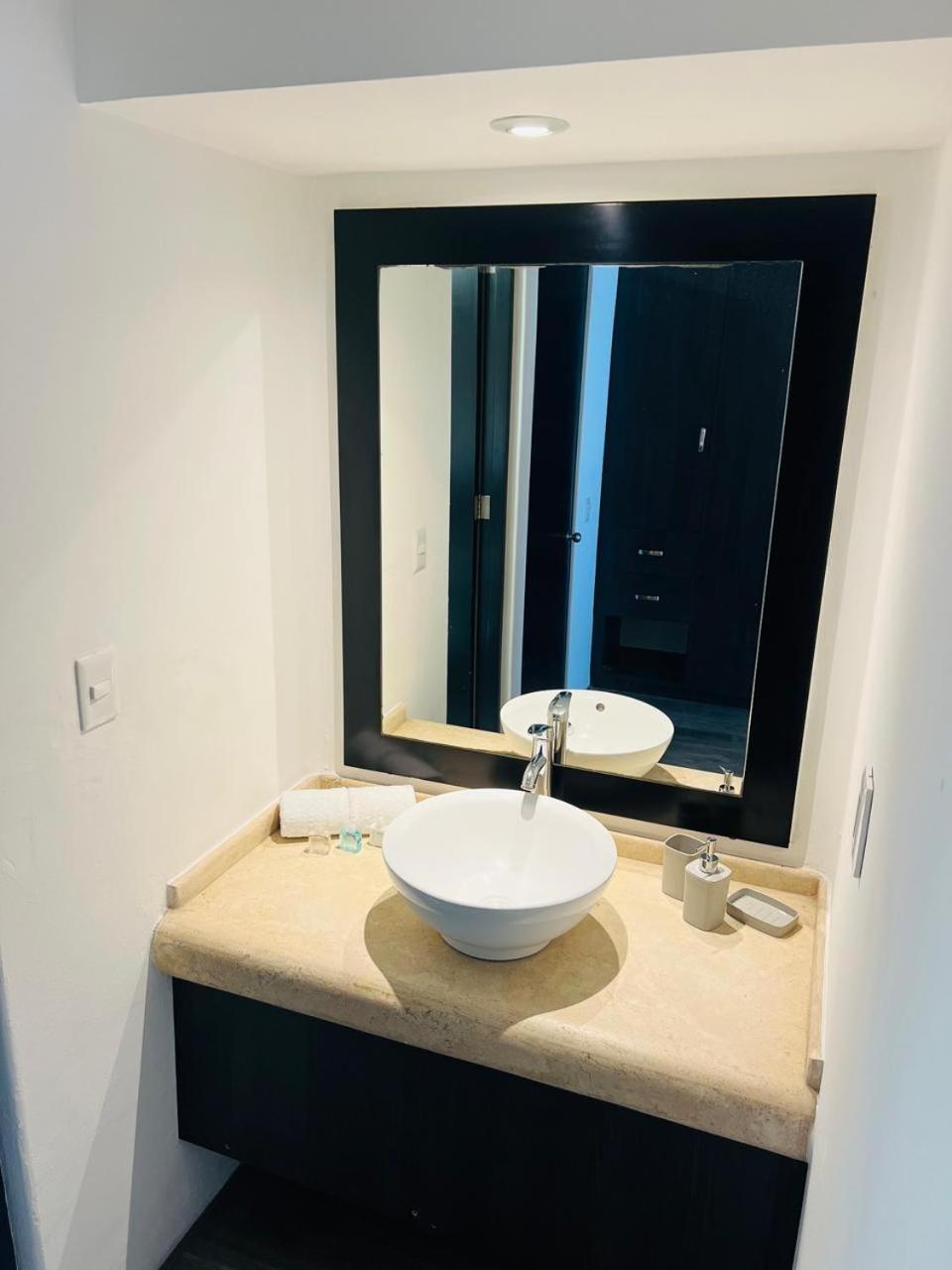 Executive Suite - Photo 13