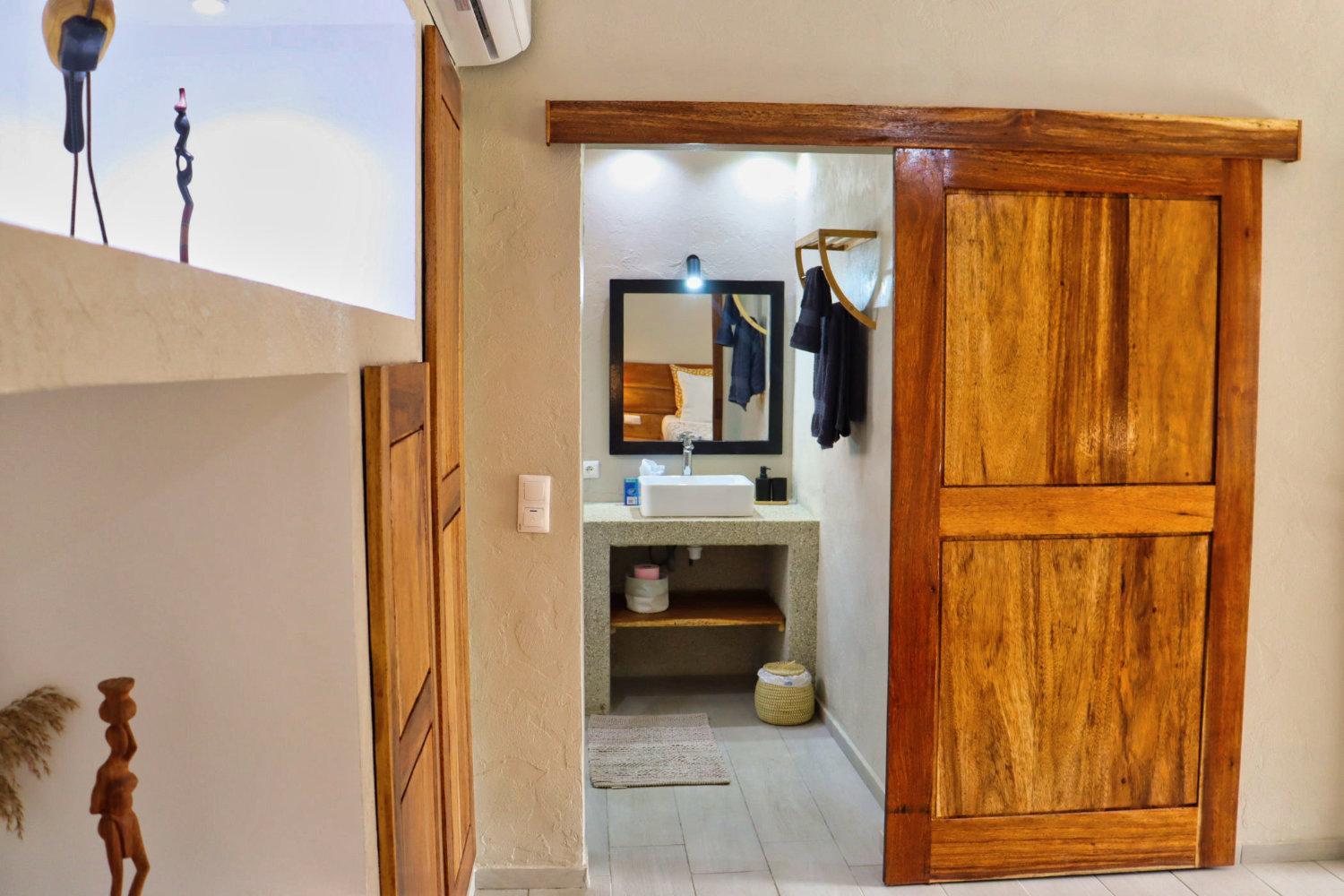 Deluxe Double Room with Shower photo 3