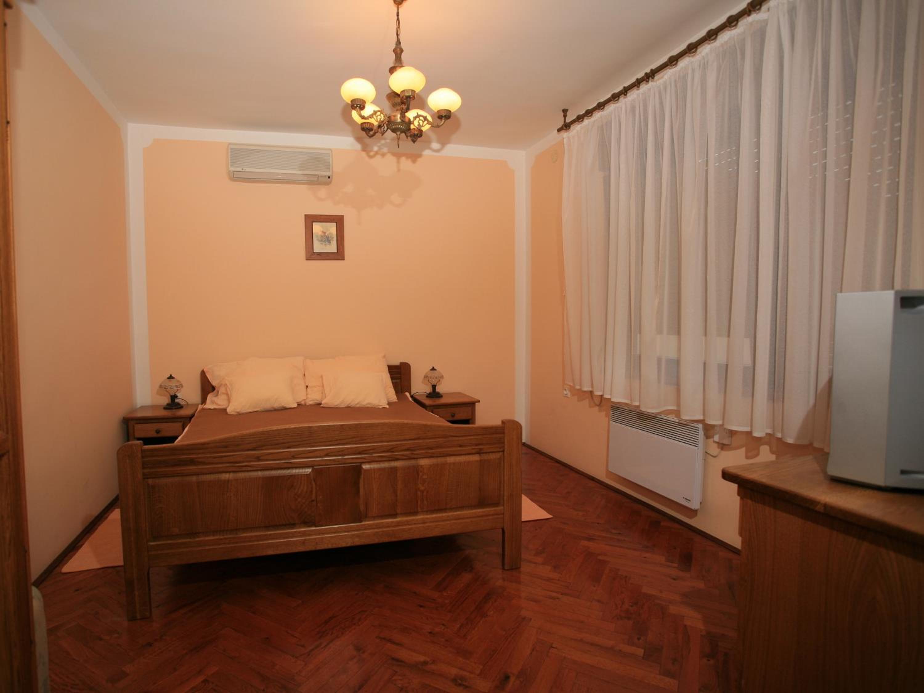 Comfort Two-Bedroom Apartment with Balcony and Garden View  - Photo 1