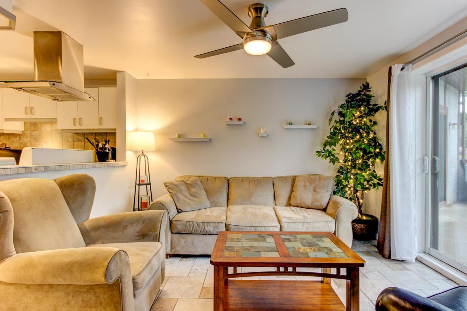 One-Bedroom Apartment photo 1