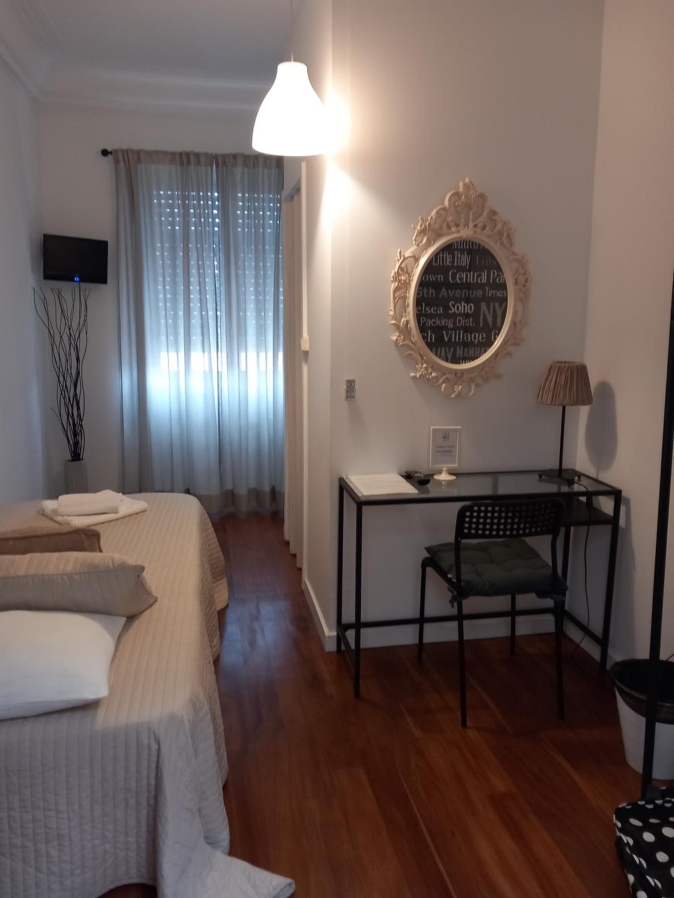 Single Room with Private Bathroom photo 3