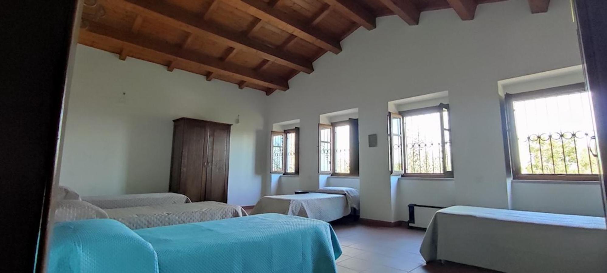 Single Bed In Dormitory Room photo 1
