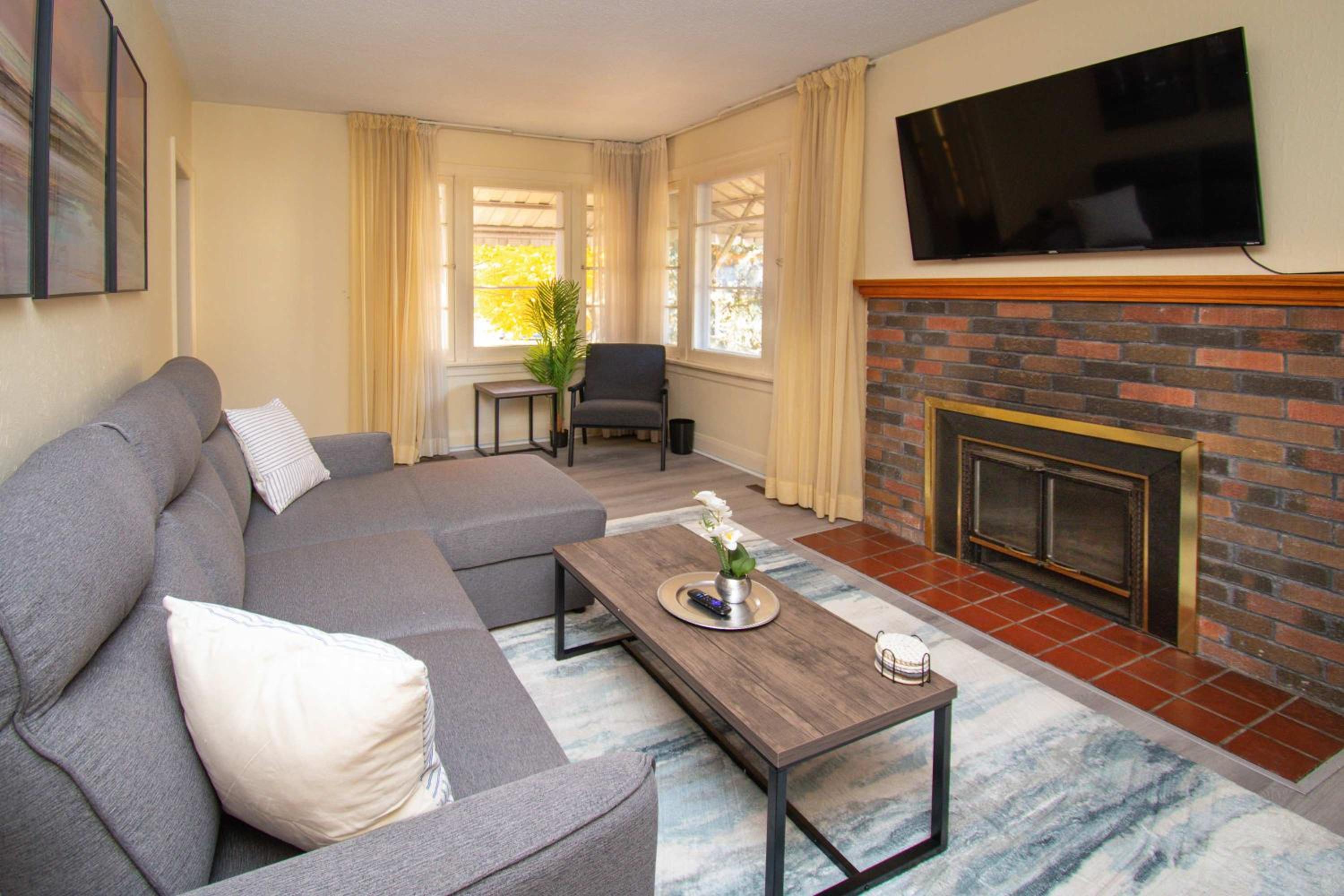 Apartment photo 1