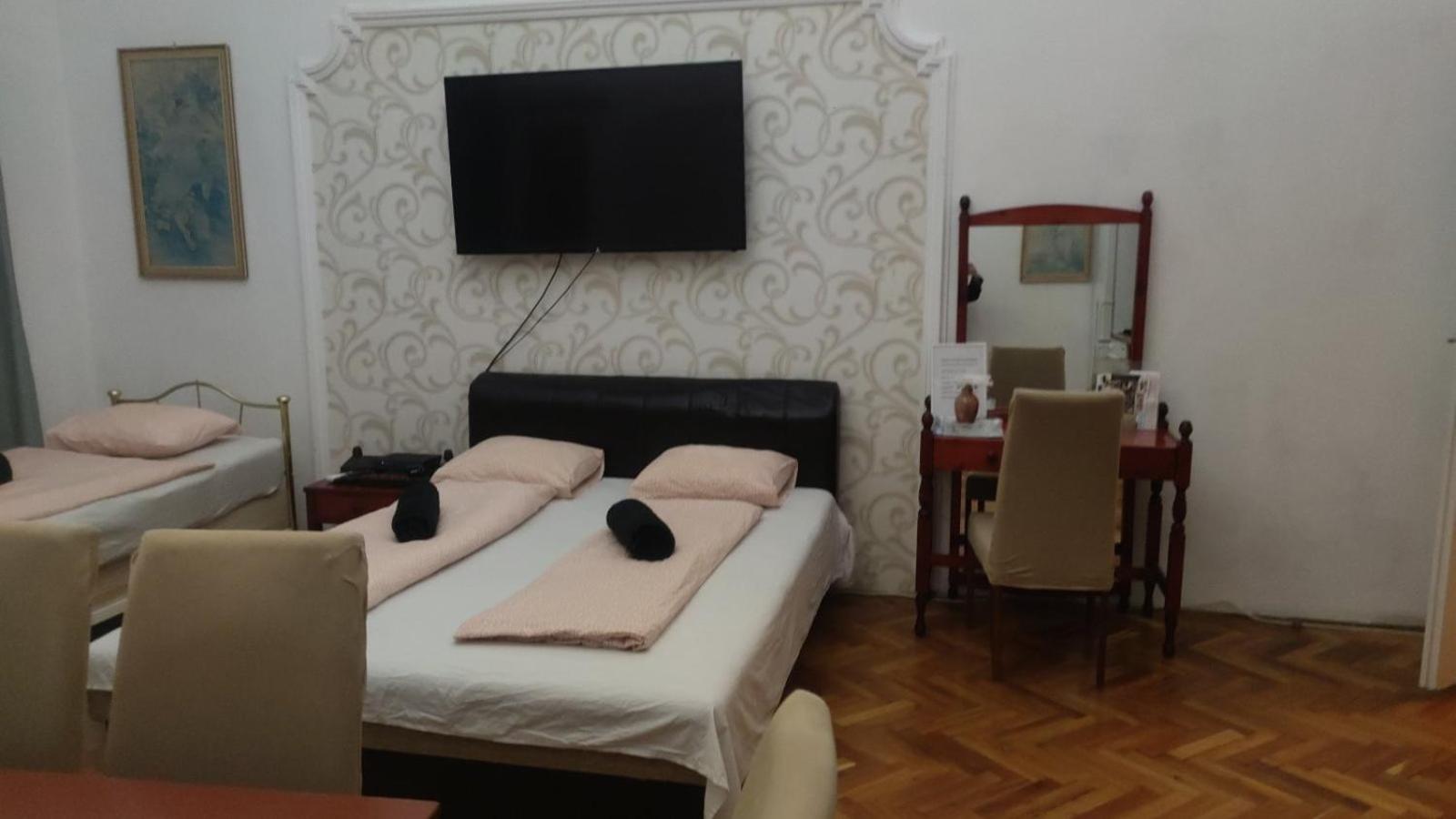 Two-Bedroom Apartment -1053 Kossuth Lajos utca 13. 1/14.