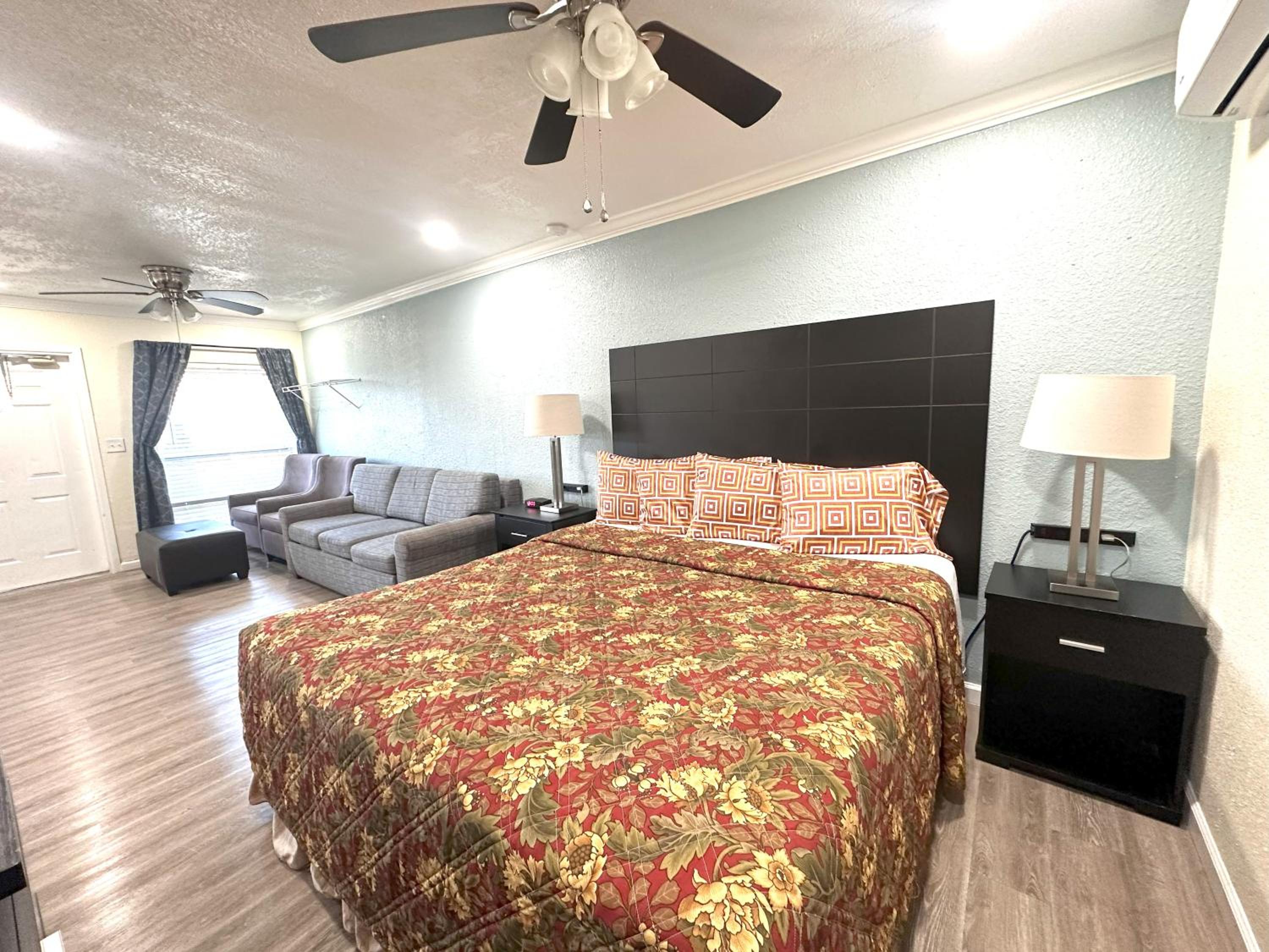Queen Room photo 3