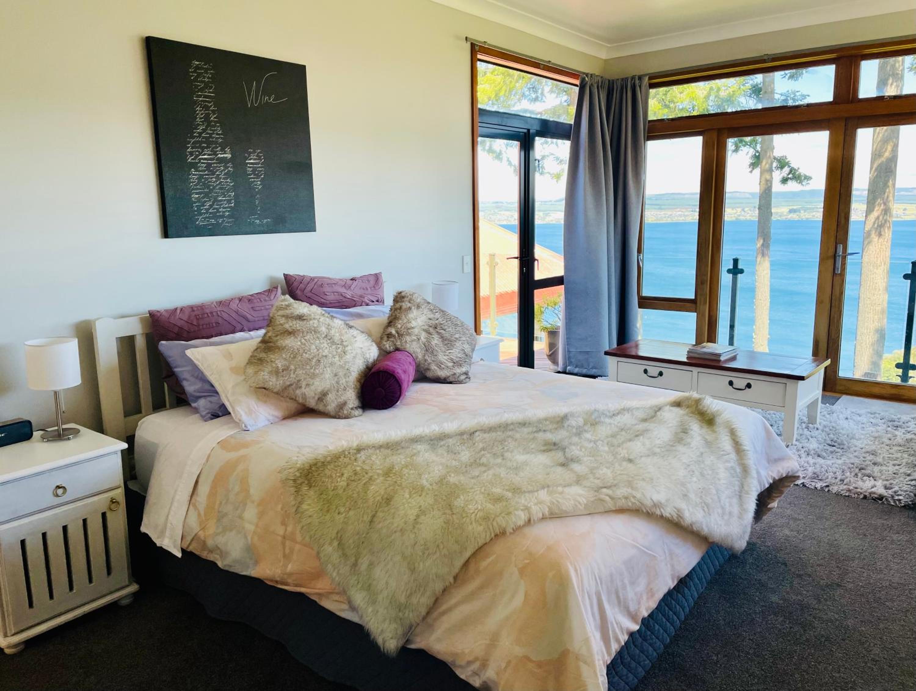 Apartment with Lake View photo 3