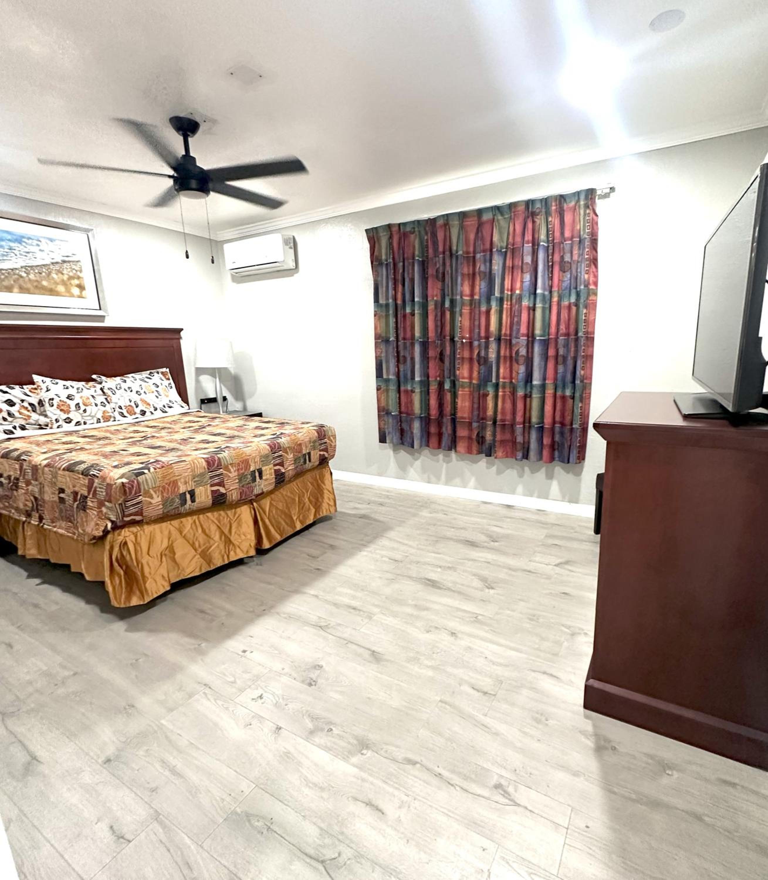 Two Bedroom Apartment - Non-Smoking photo 1