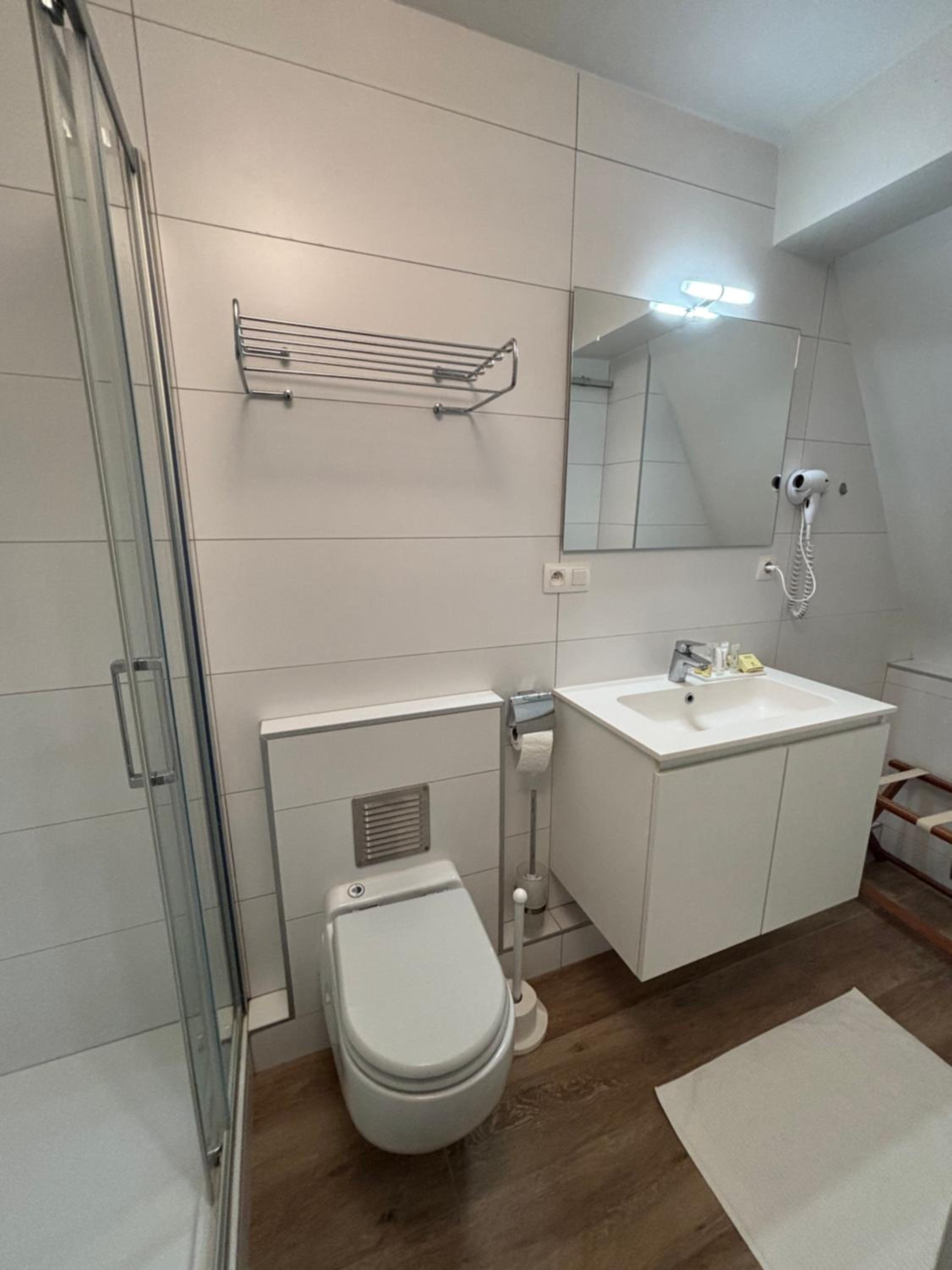 Economy Double Room - Photo 5