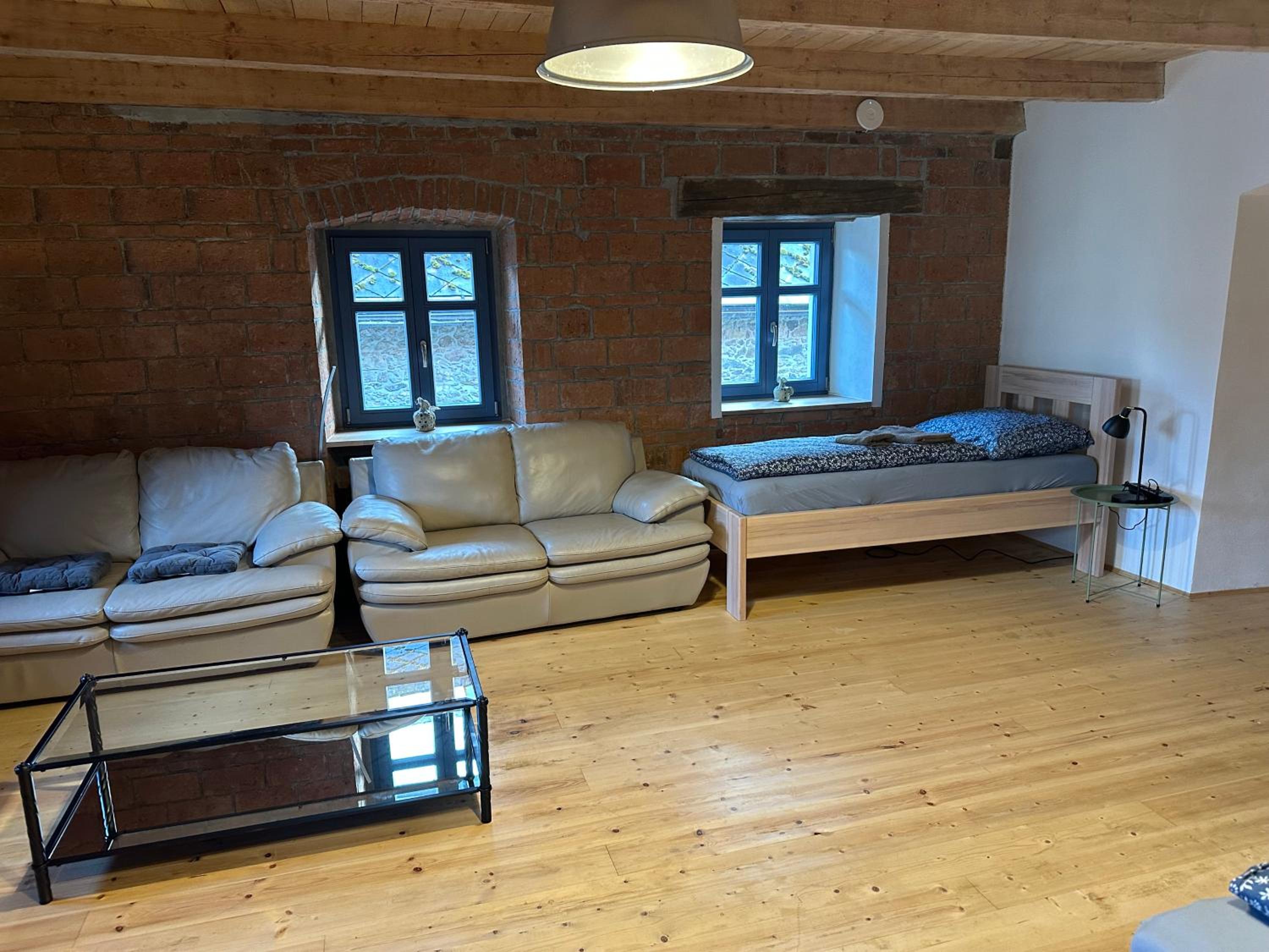 Five-Bedroom House photo 1