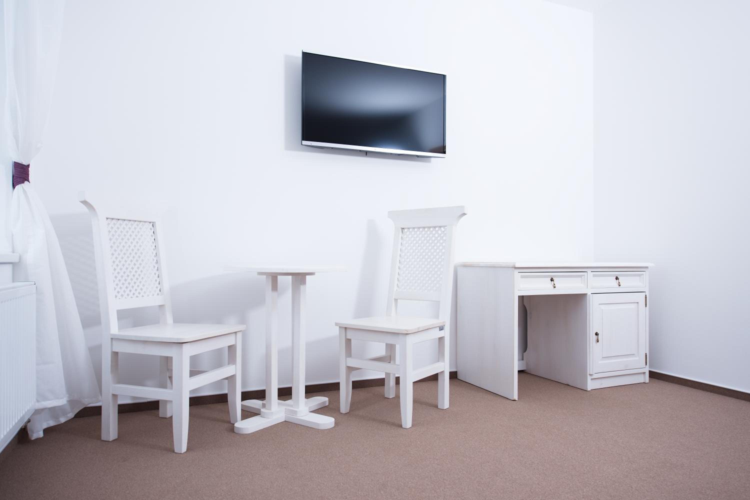 Standard Twin Room - Photo 2
