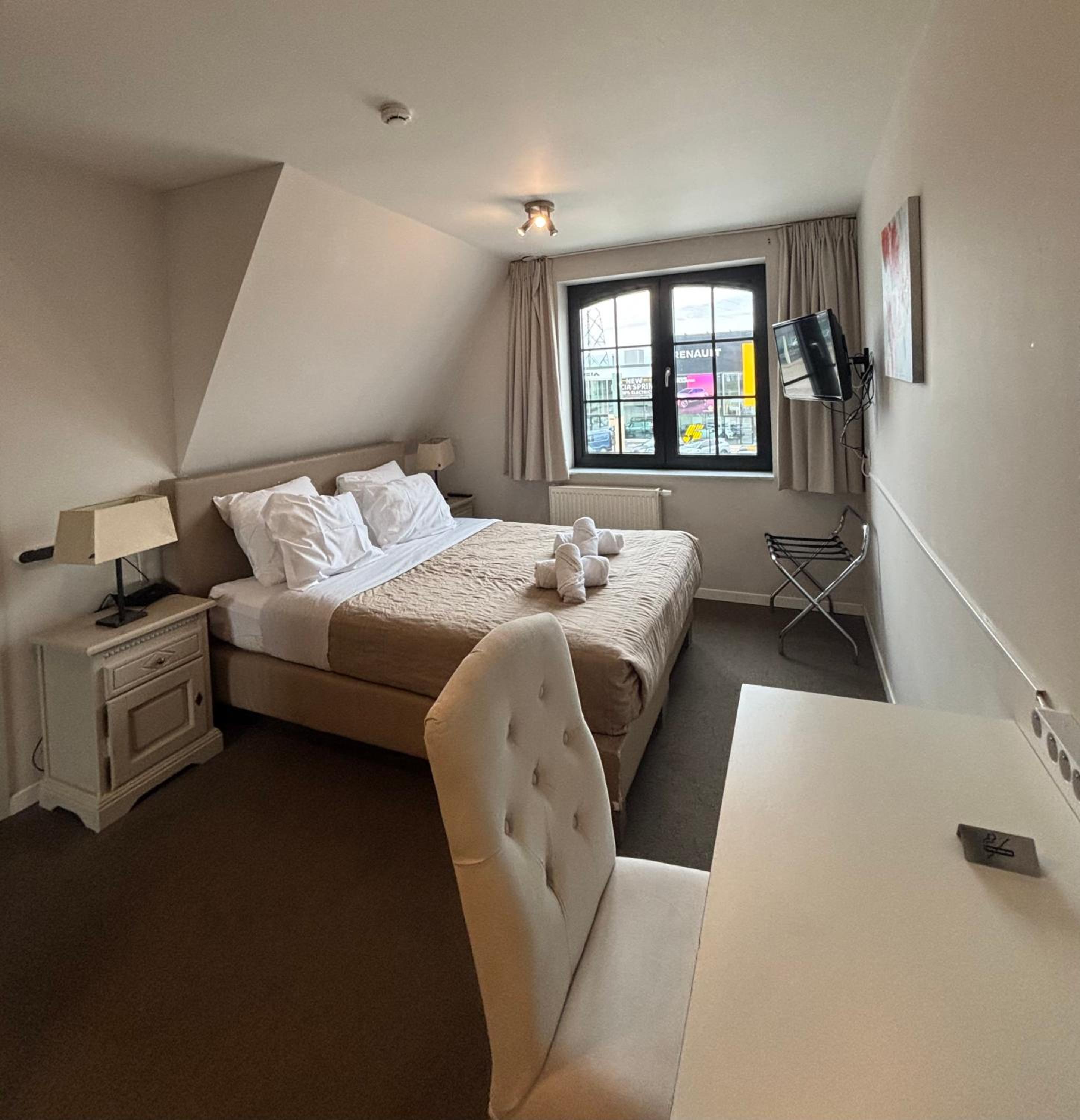 Deluxe Double Room - Photo 1