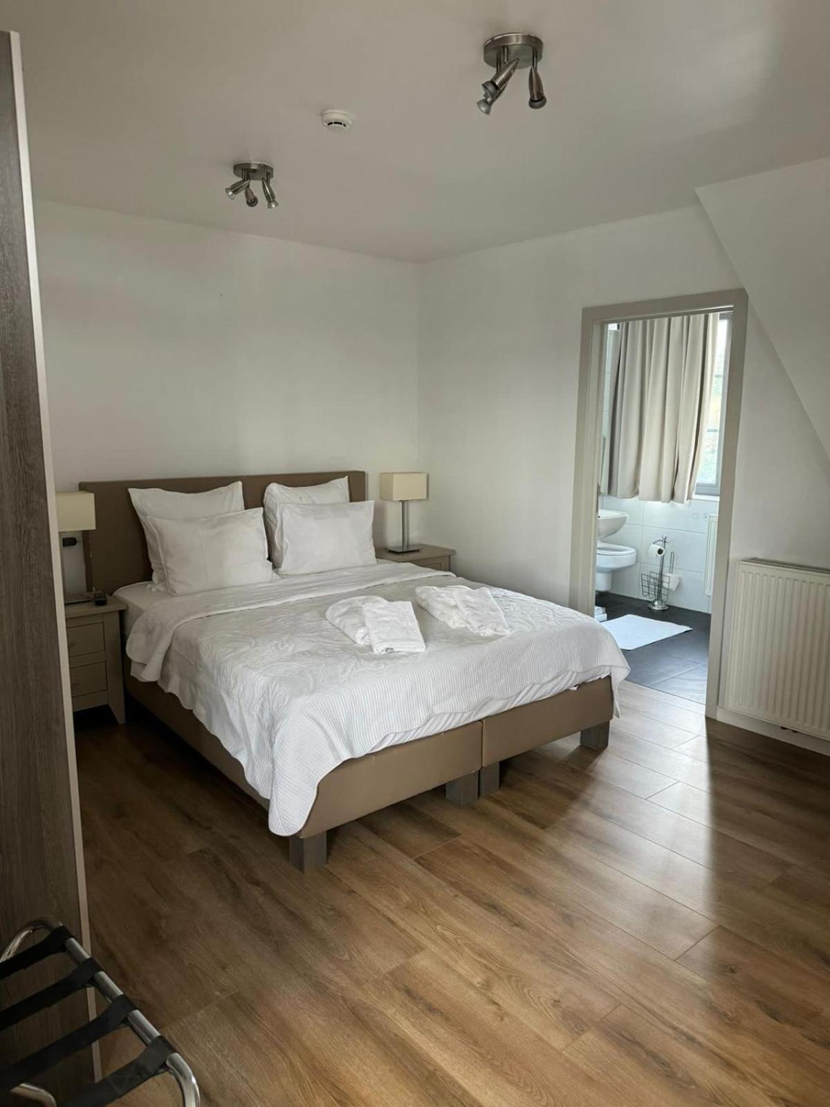 Economy Double Room photo 1