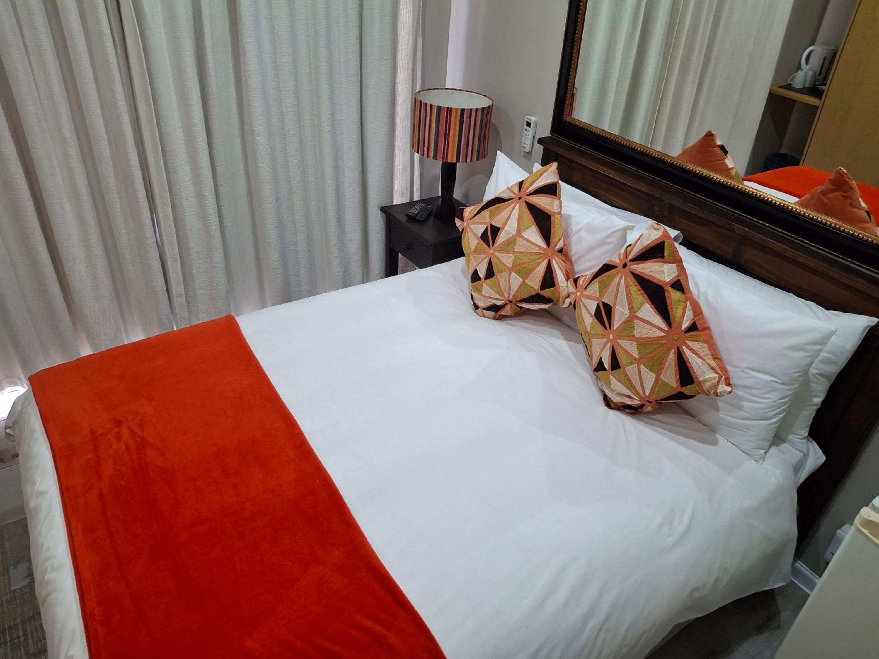 Standard Double Room - Photo 3