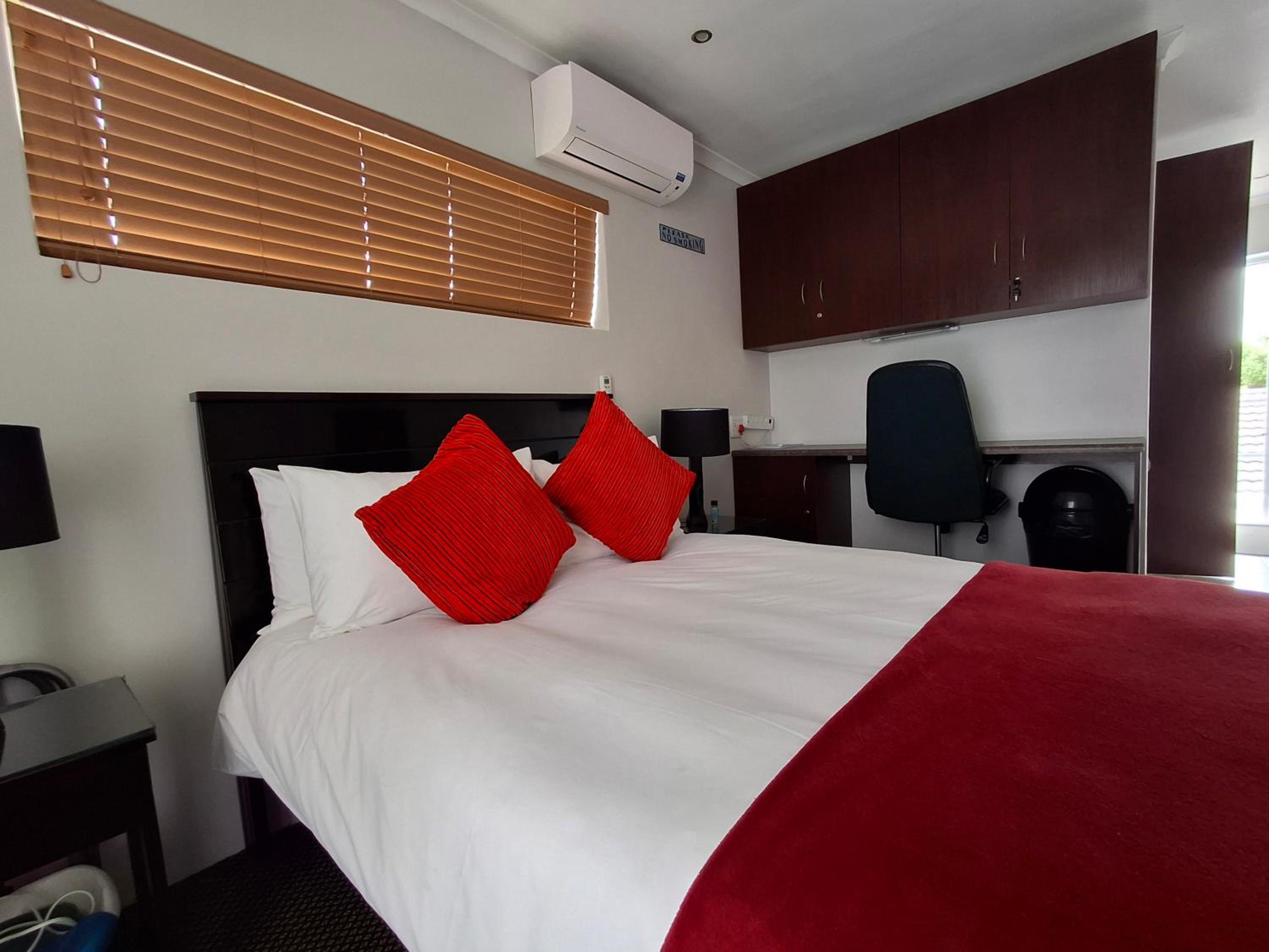Large Double Room photo 3