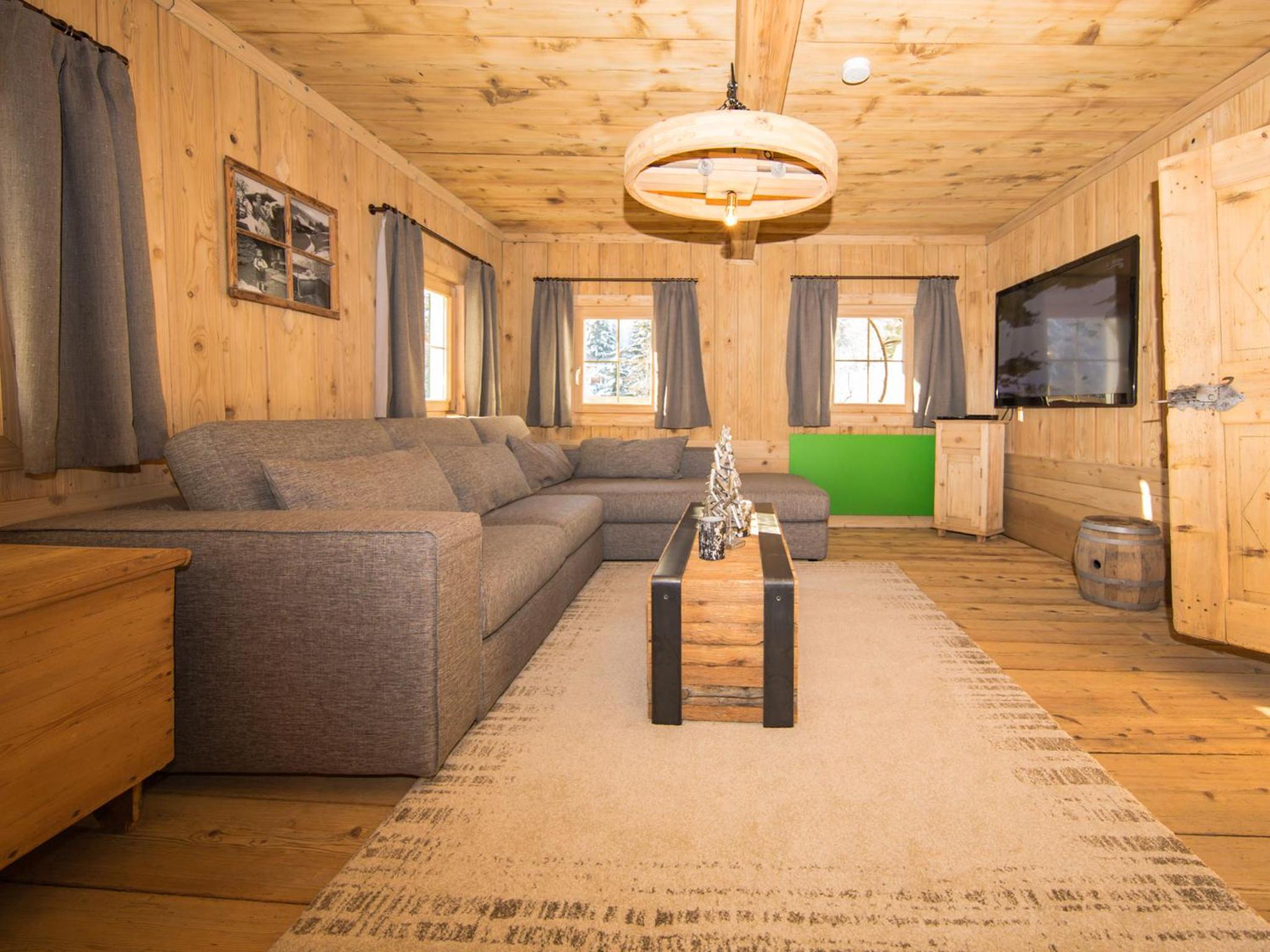 Traditional Three-Bedroom Apartment - Split Level photo 1