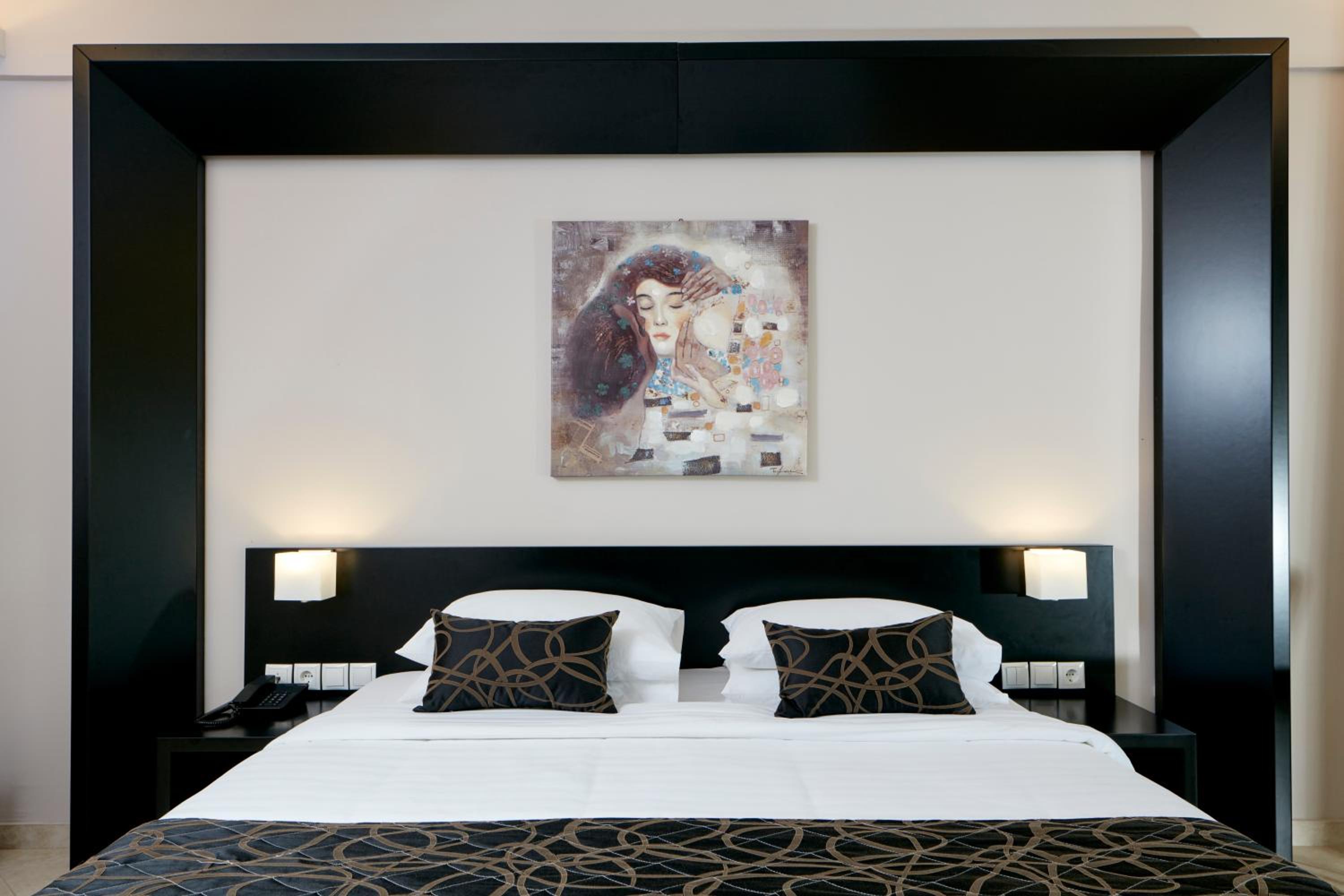 Suite - Photo 2