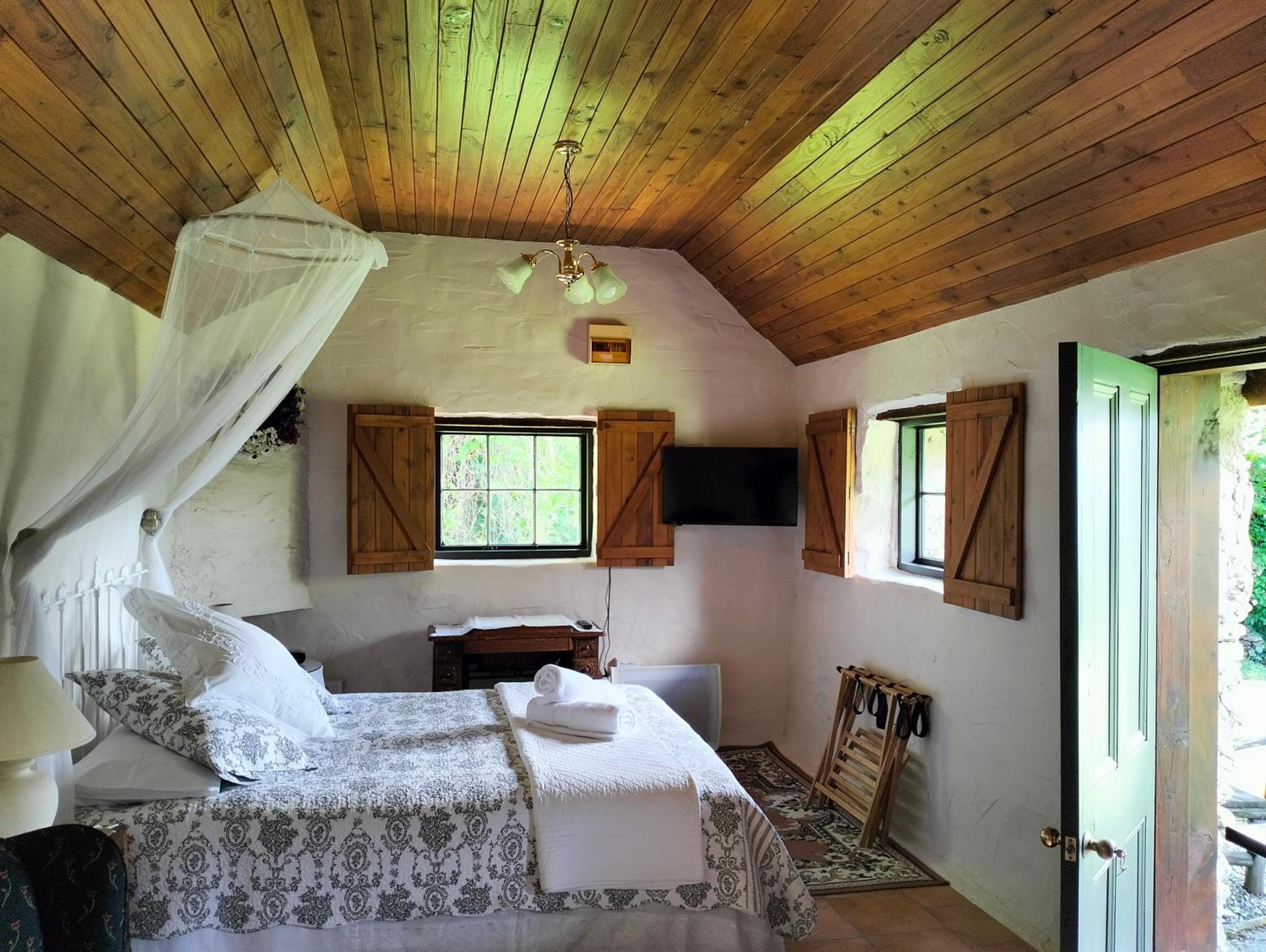 Queen Room photo 1