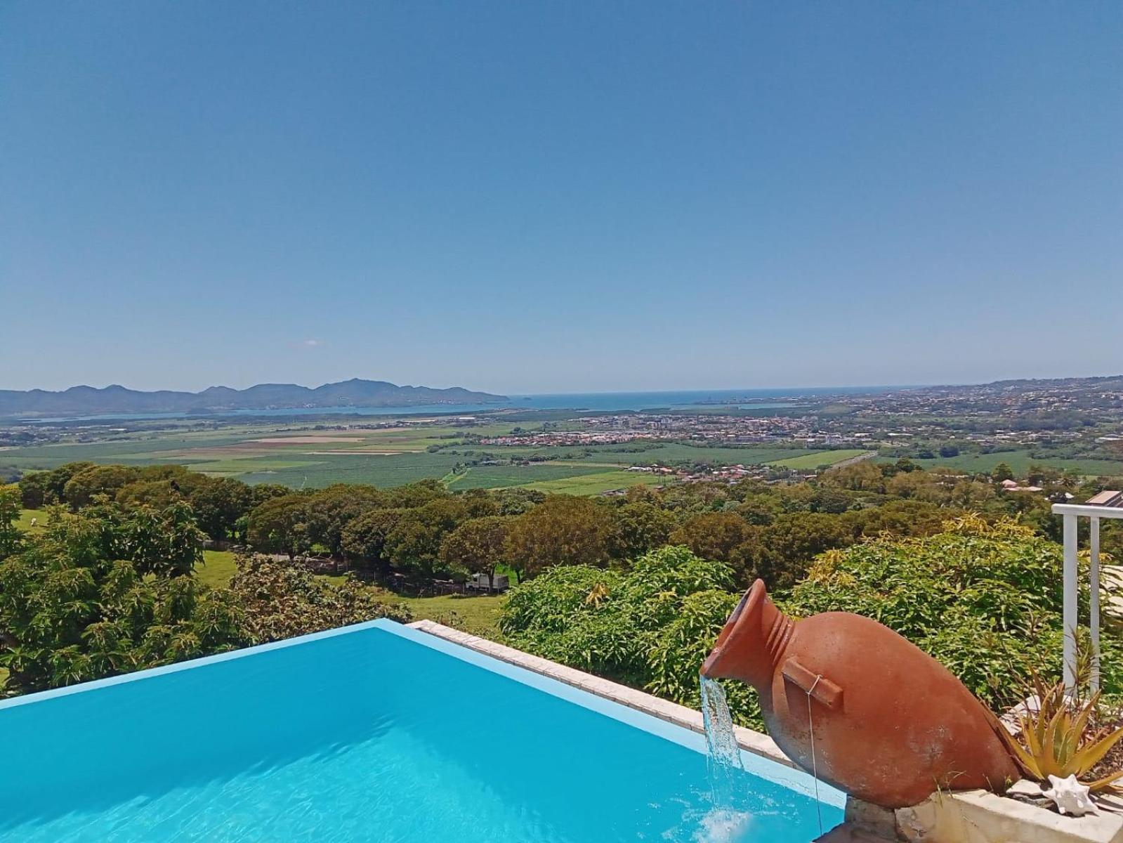 Villa photo 3