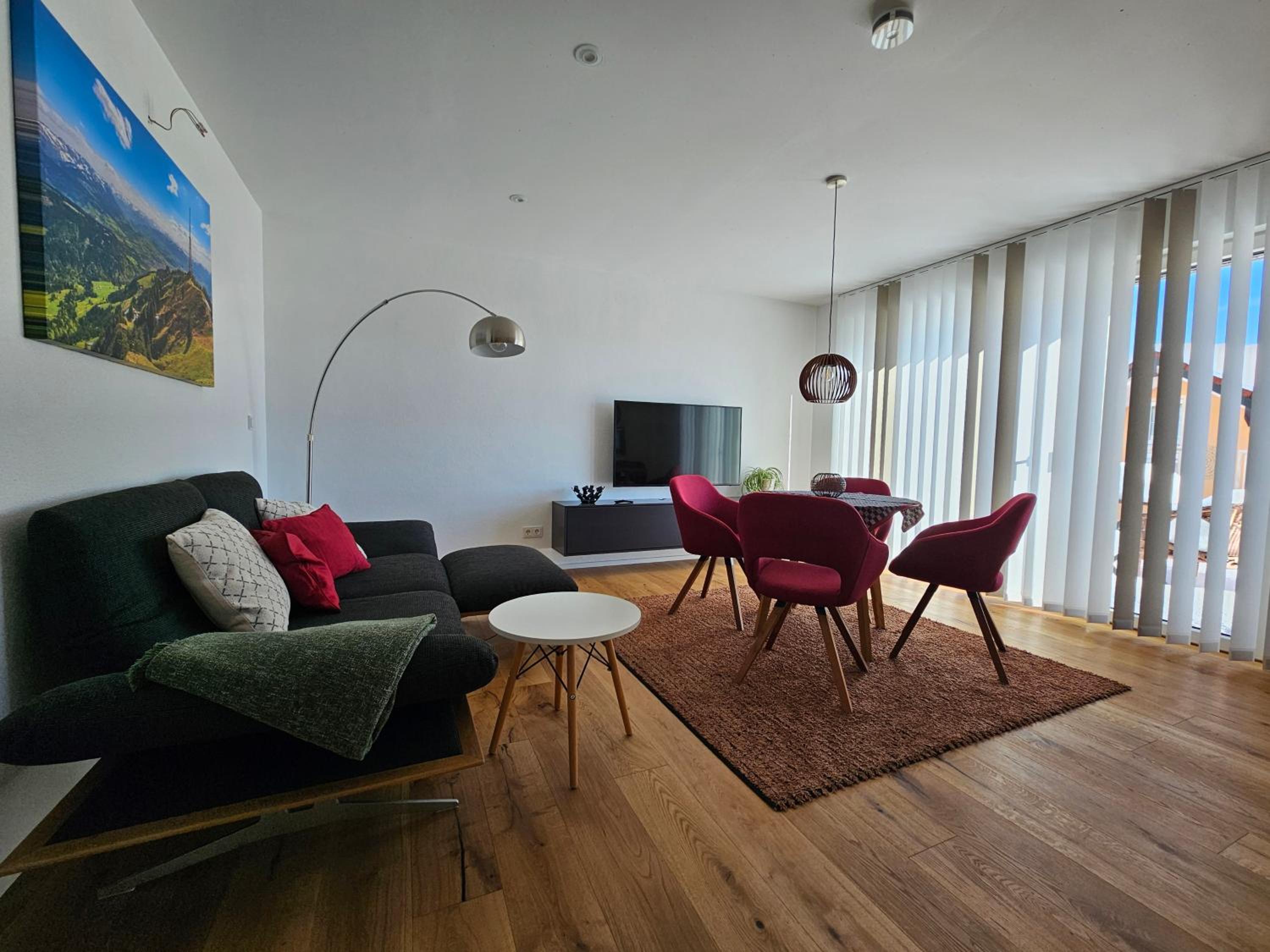 One-Bedroom Apartment photo 1