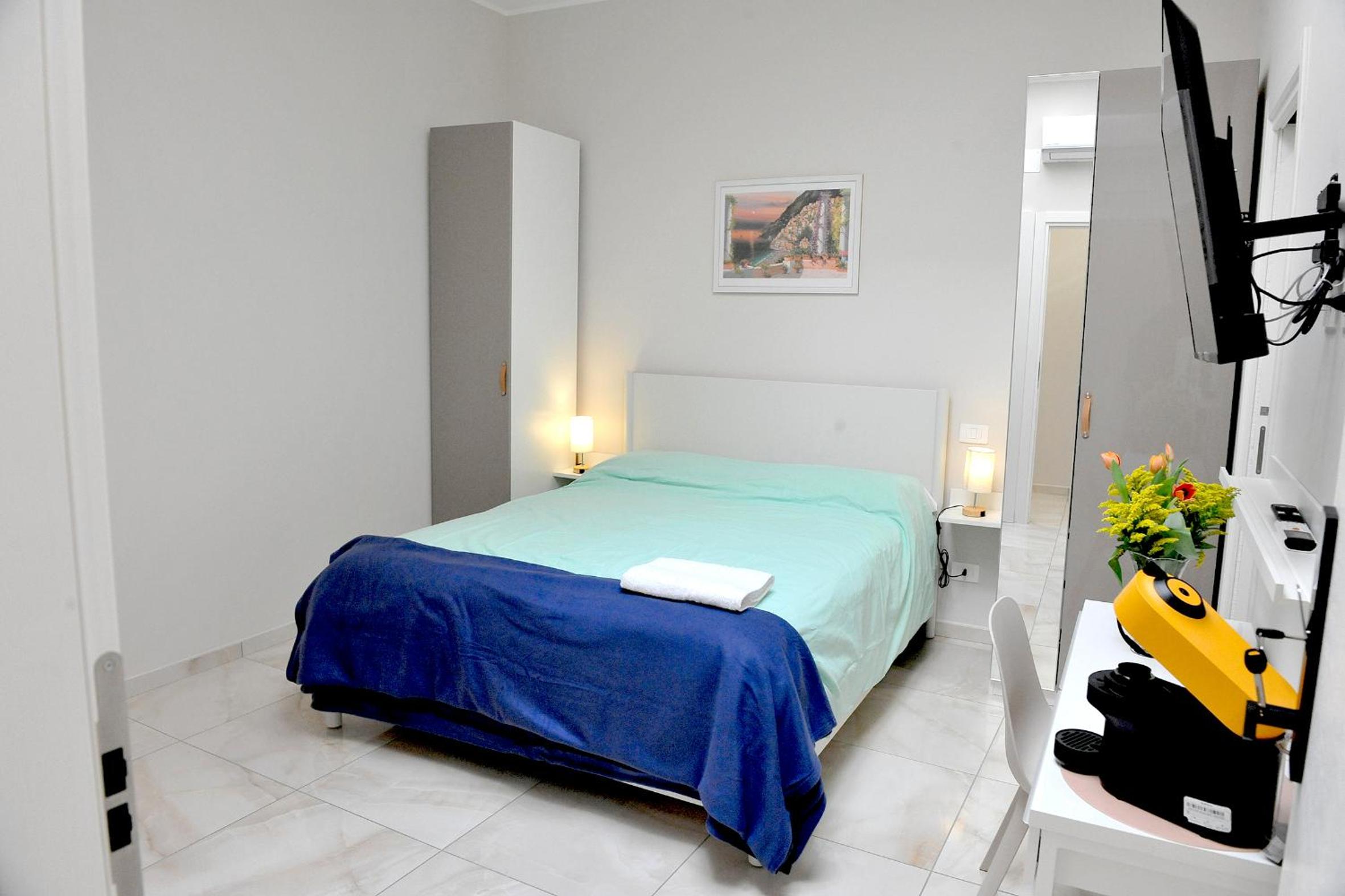 Standard Double Room photo 2